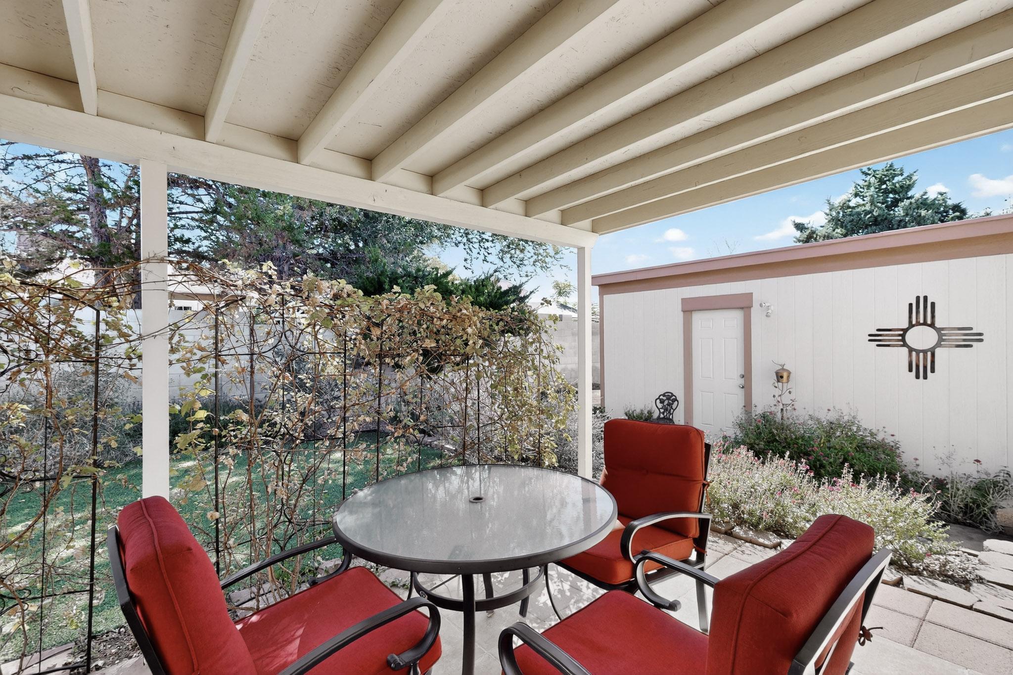 10408 Manzanillo Avenue NE