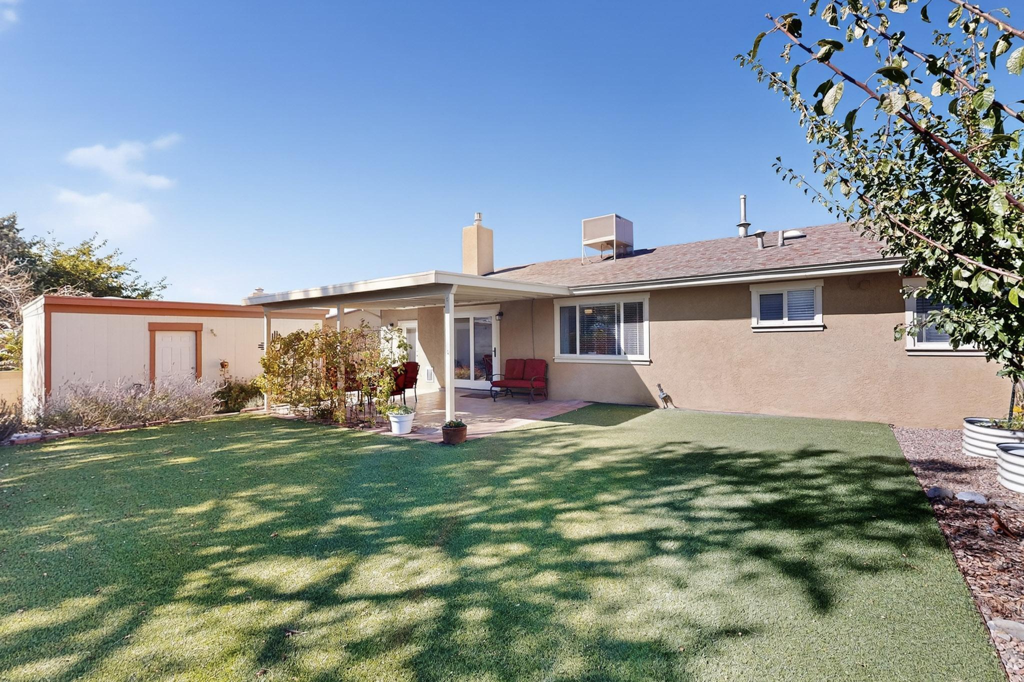 10408 Manzanillo Avenue NE