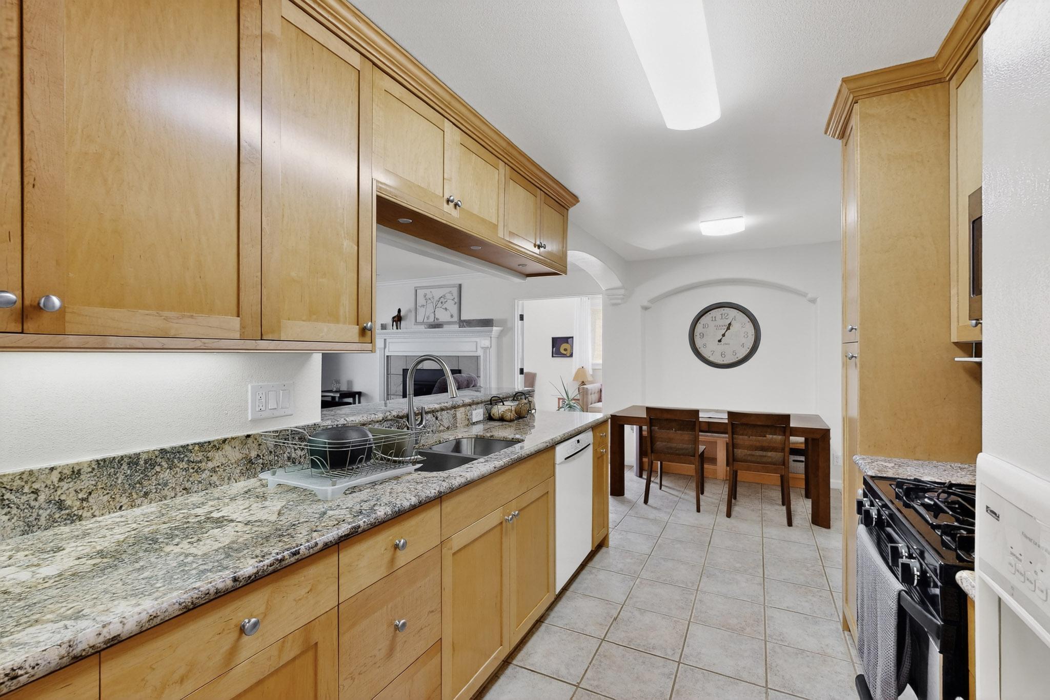 10408 Manzanillo Avenue NE