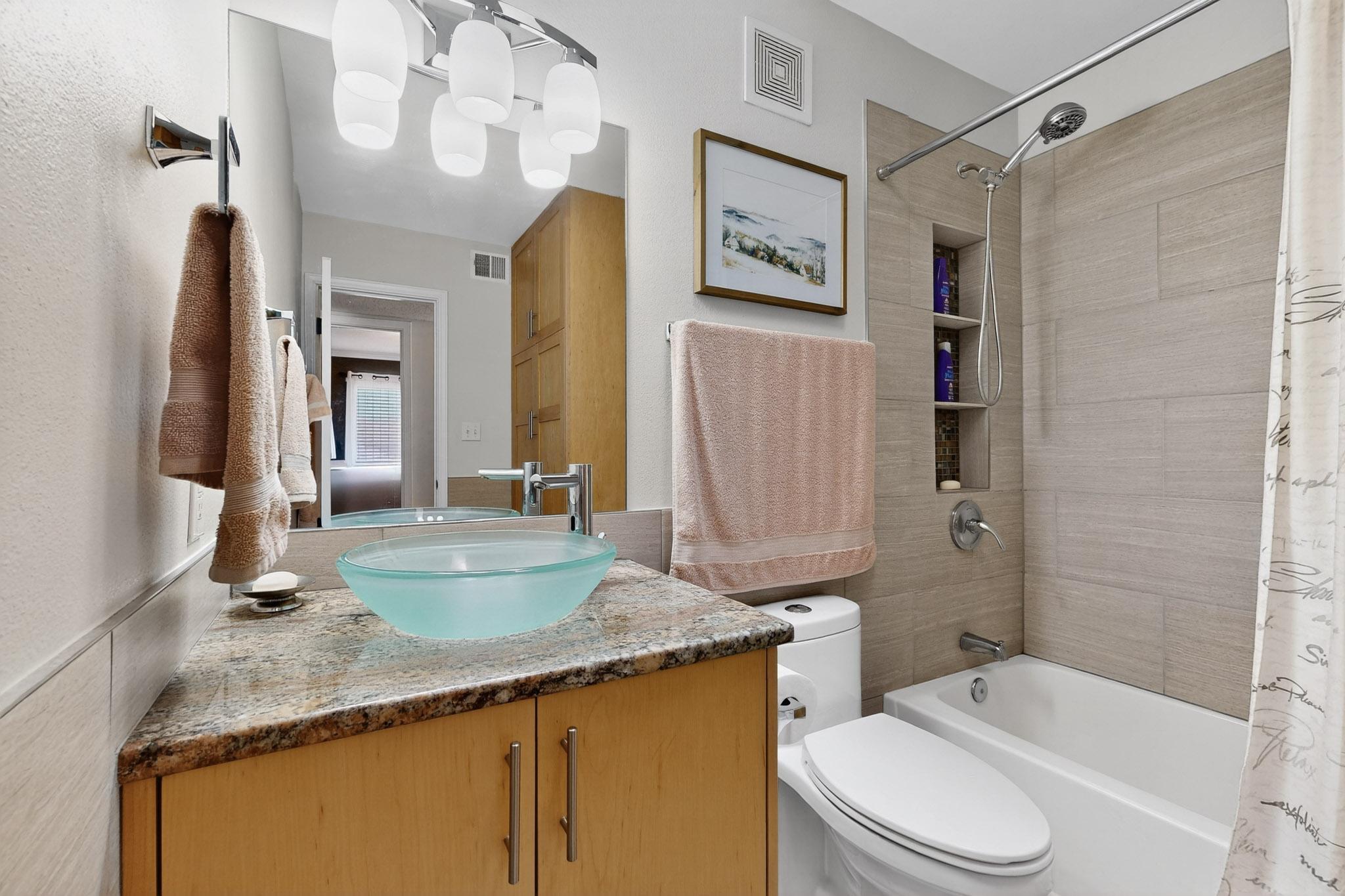 10408 Manzanillo Avenue NE