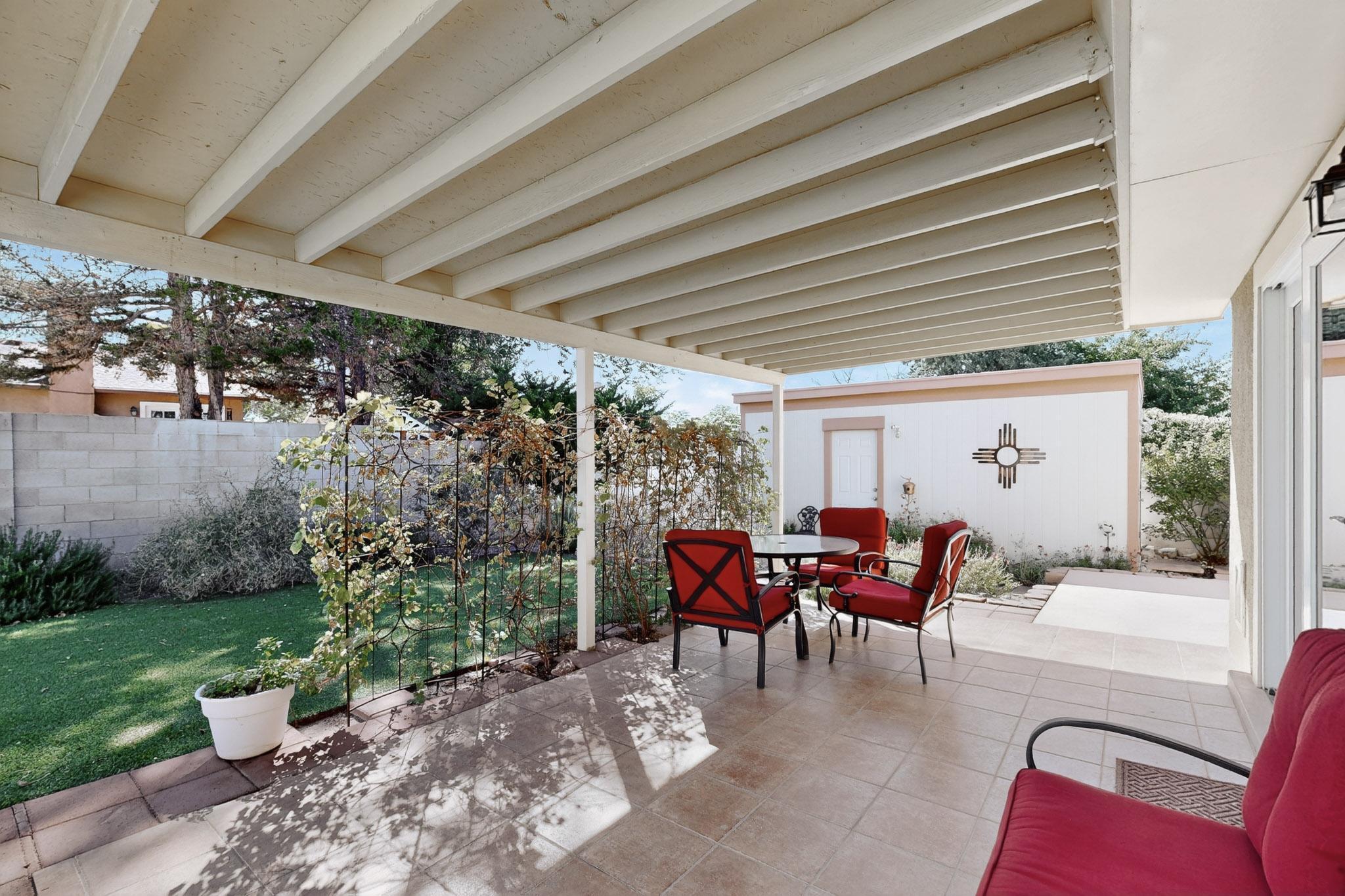 10408 Manzanillo Avenue NE