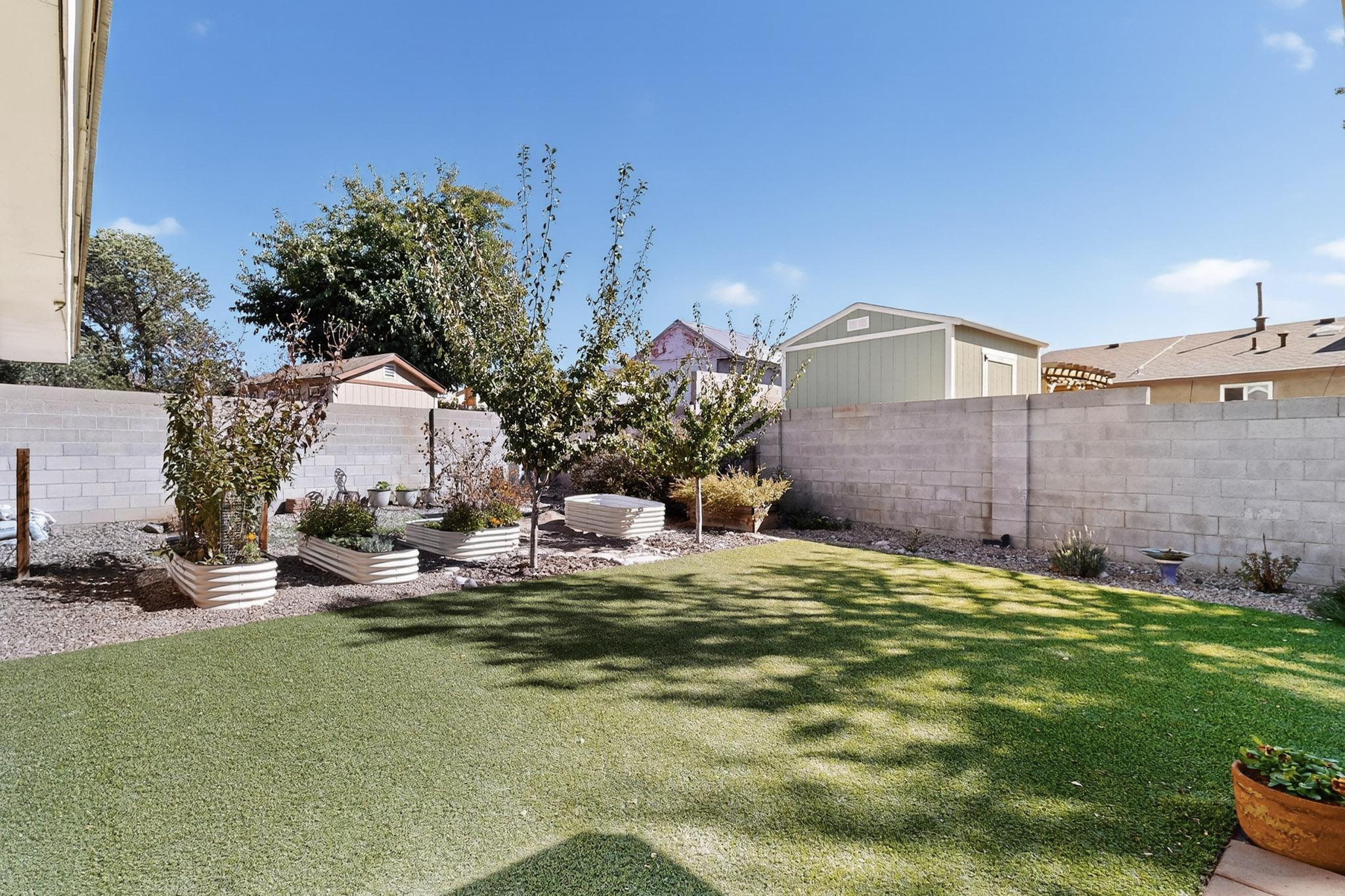 10408 Manzanillo Avenue NE