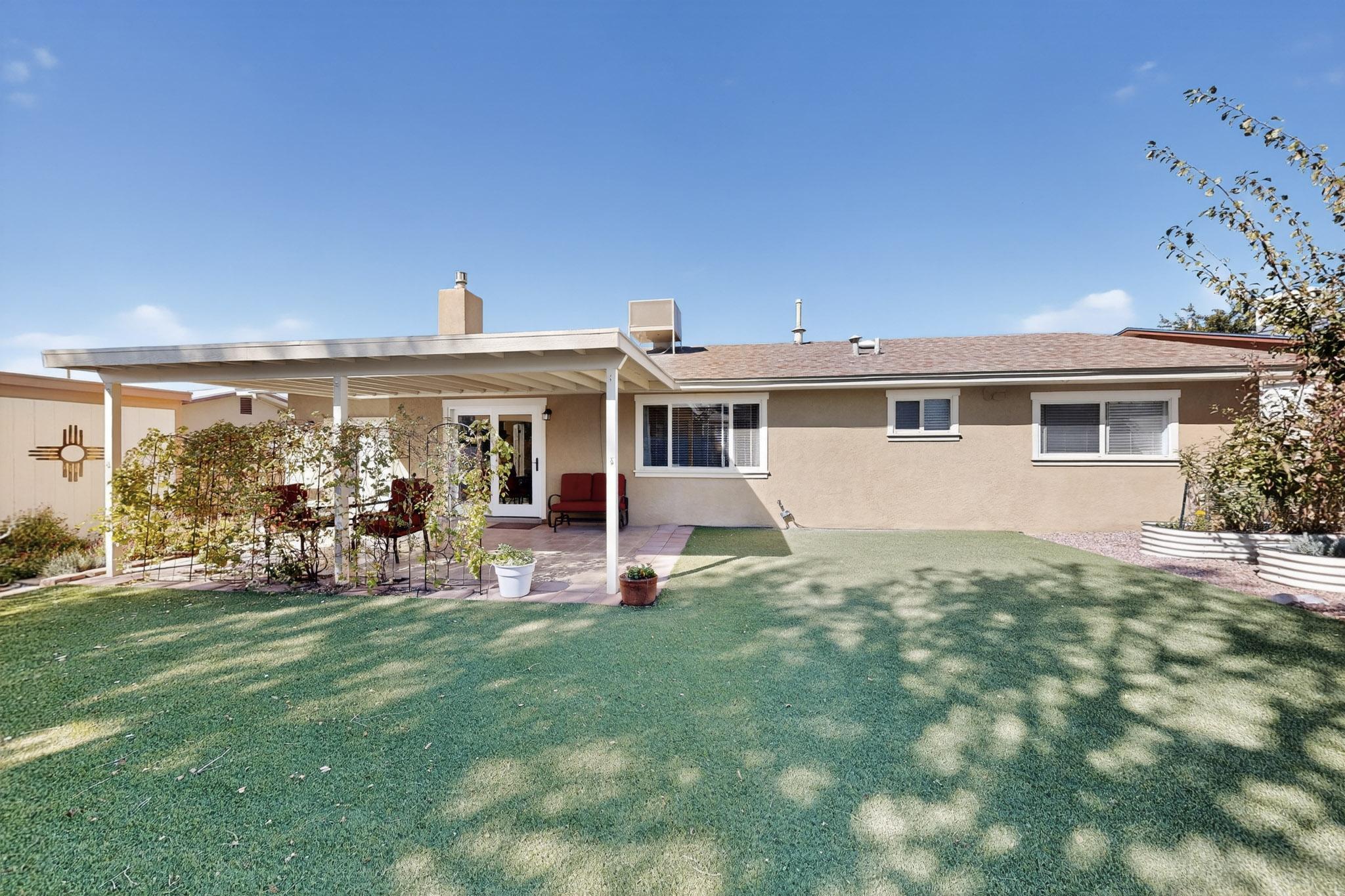 10408 Manzanillo Avenue NE