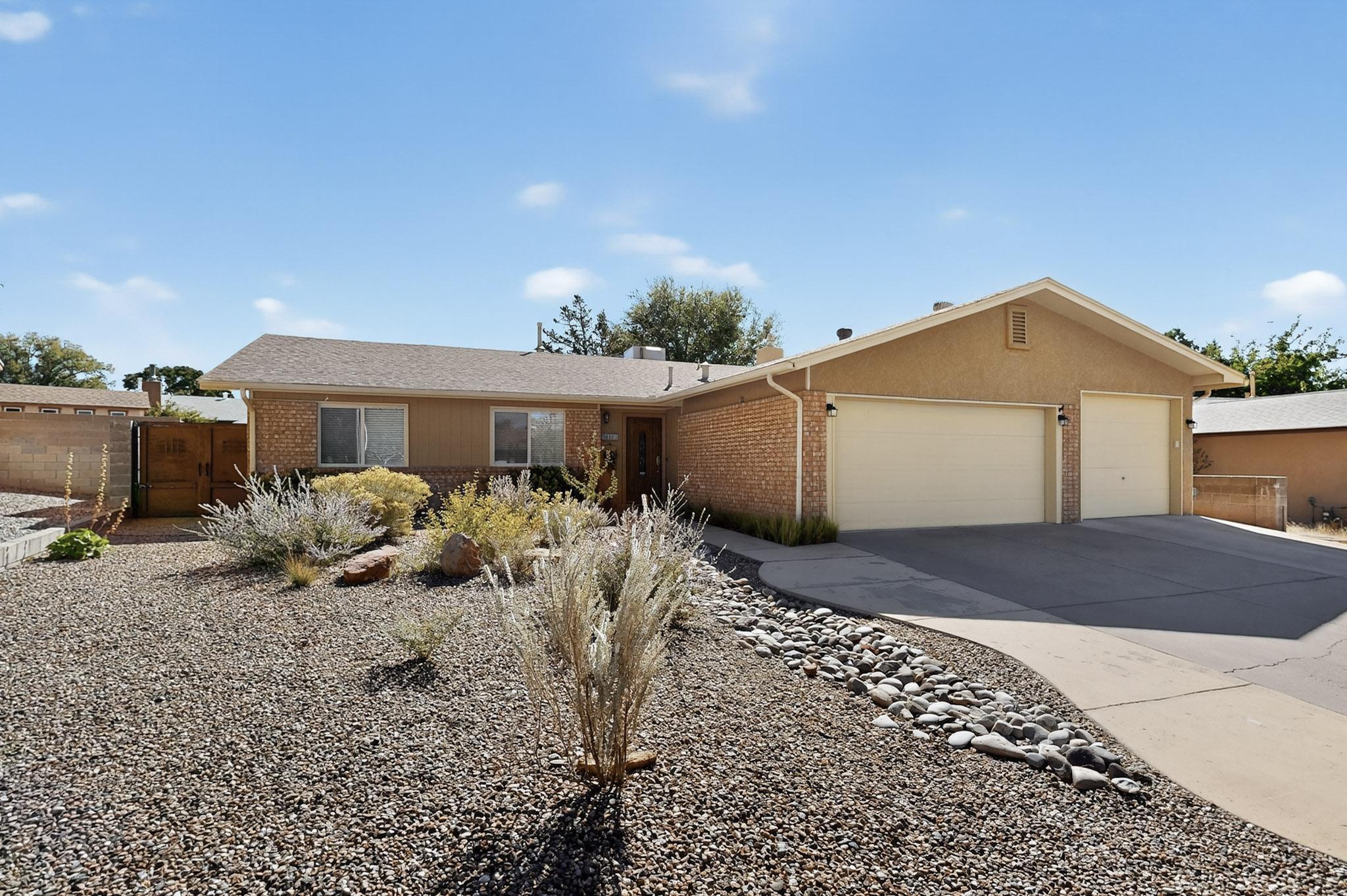 10408 Manzanillo Avenue NE