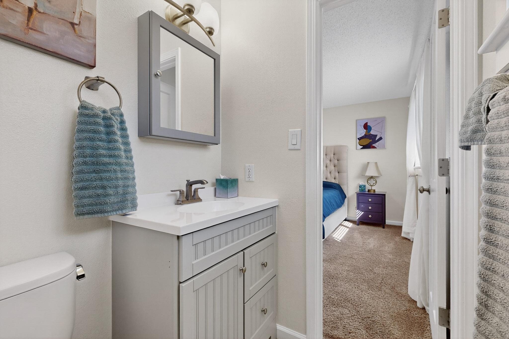 10408 Manzanillo Avenue NE