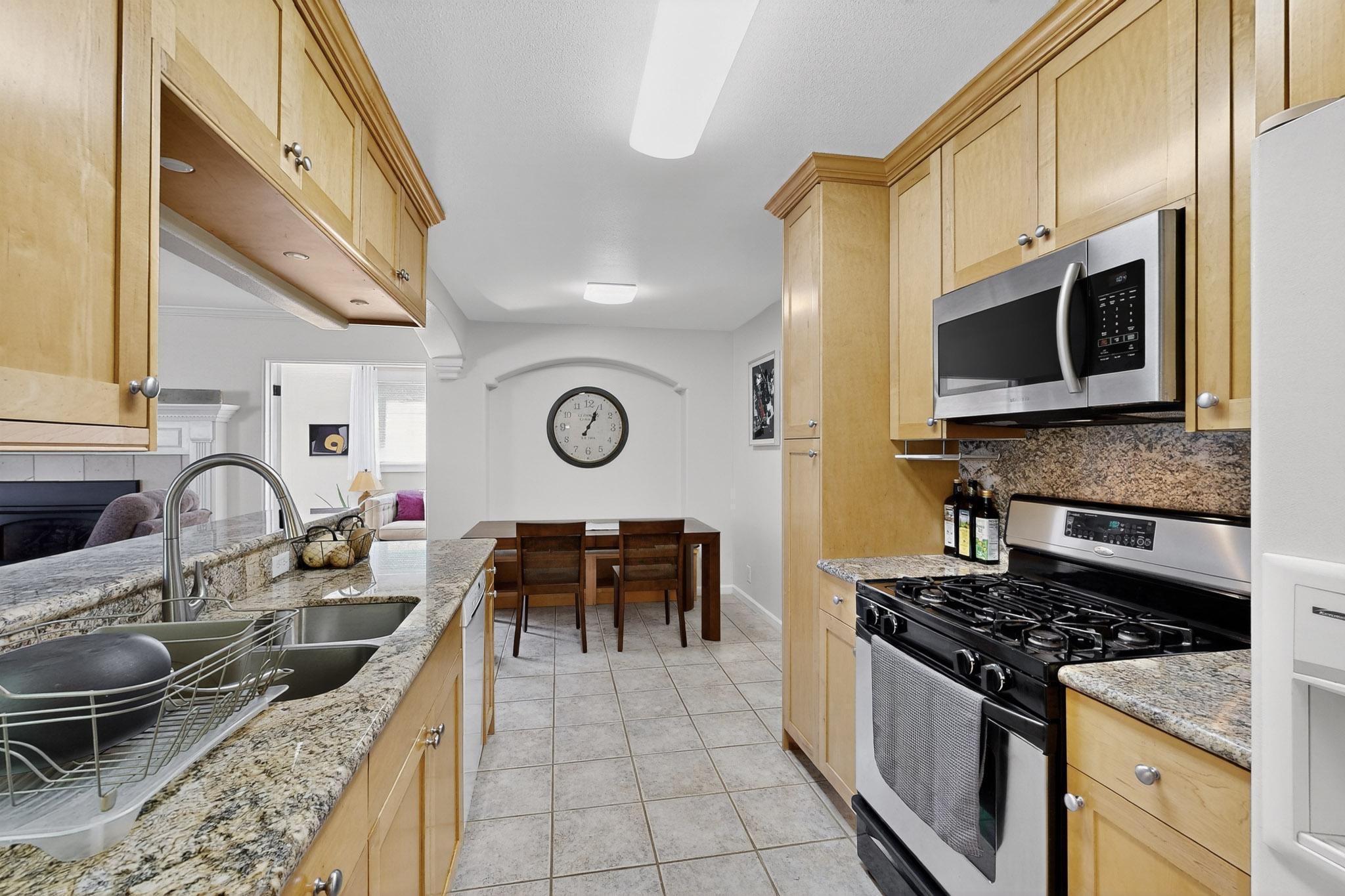 10408 Manzanillo Avenue NE