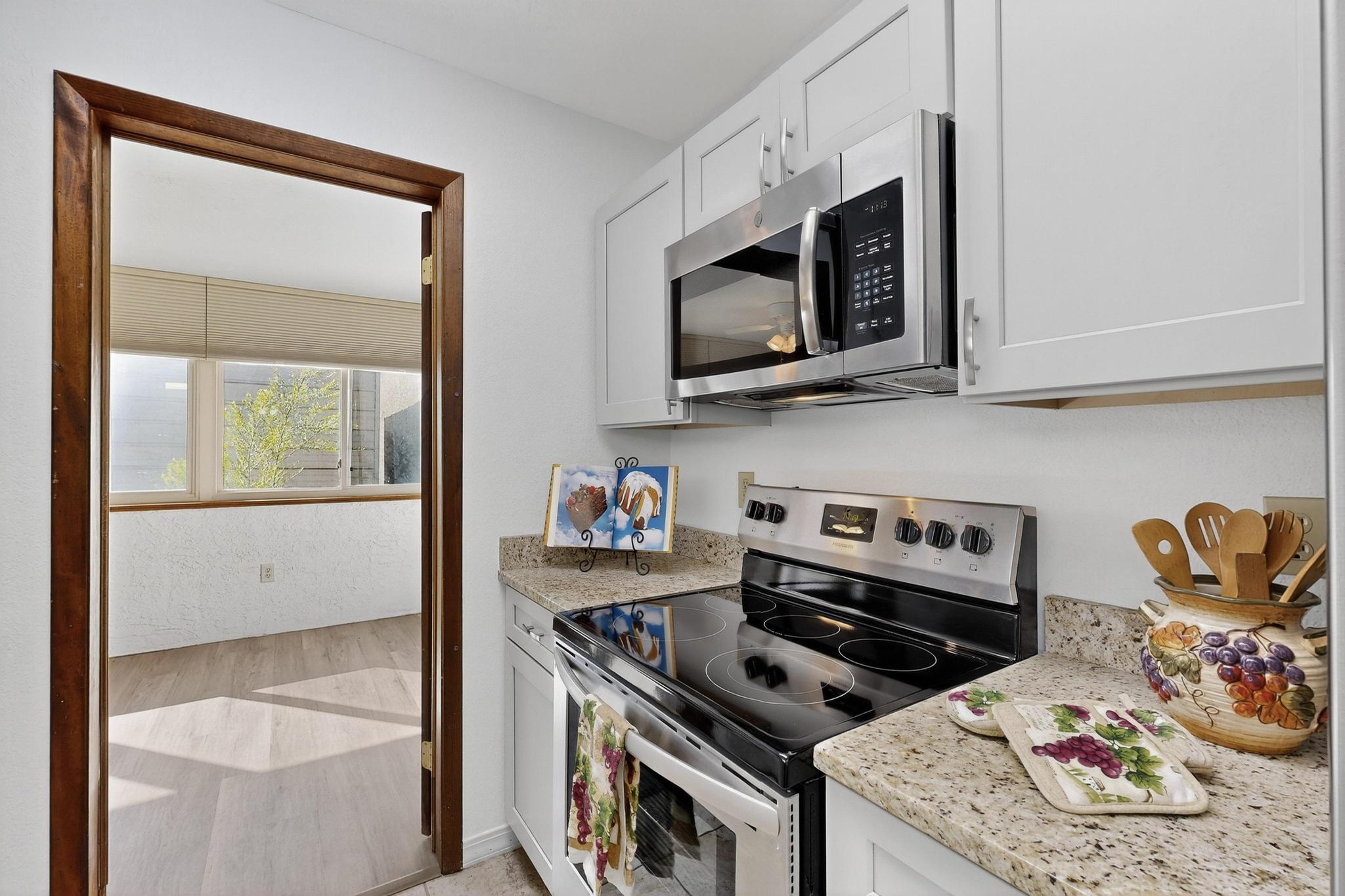 8320 Parrot Run Road NE