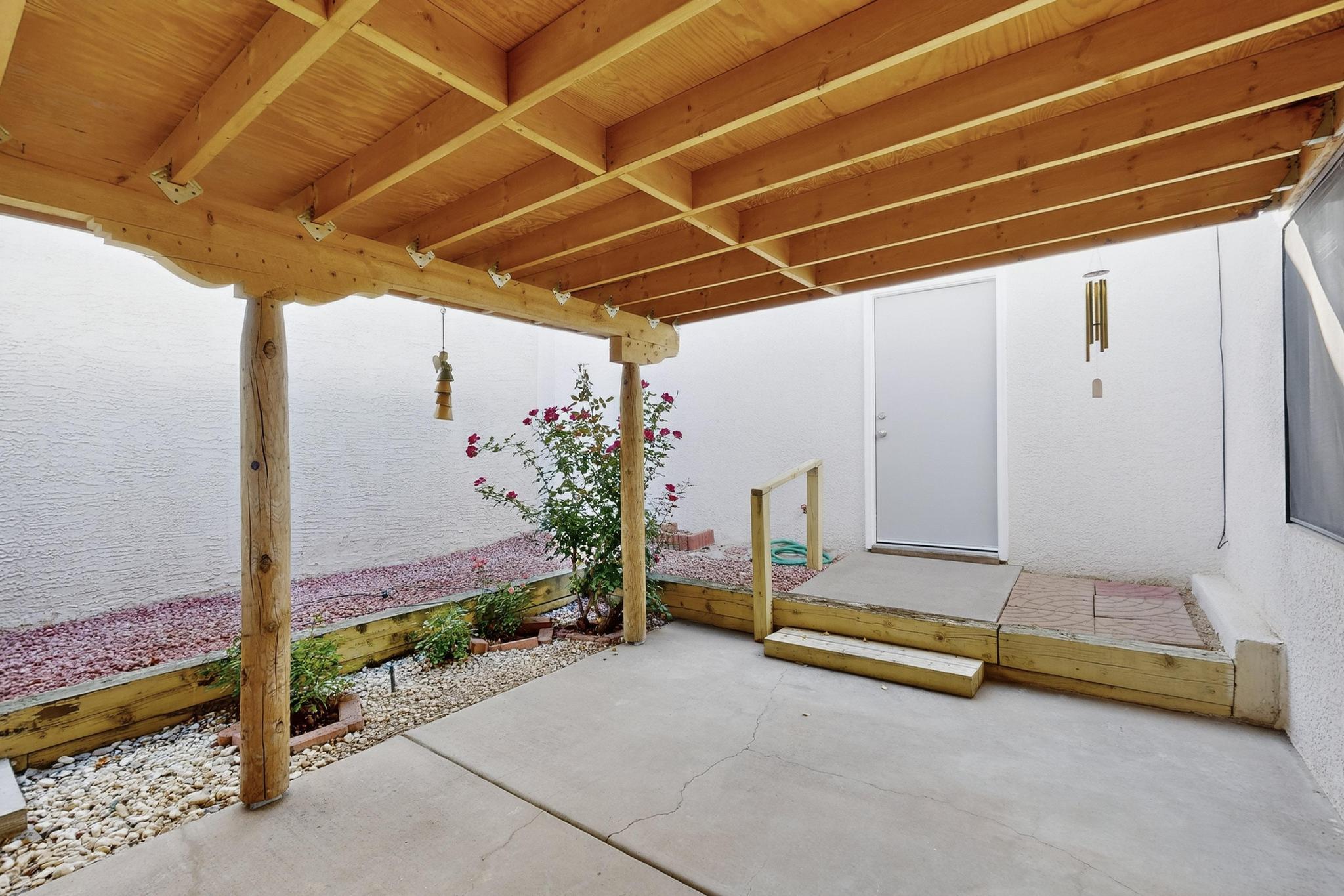 8320 Parrot Run Road NE