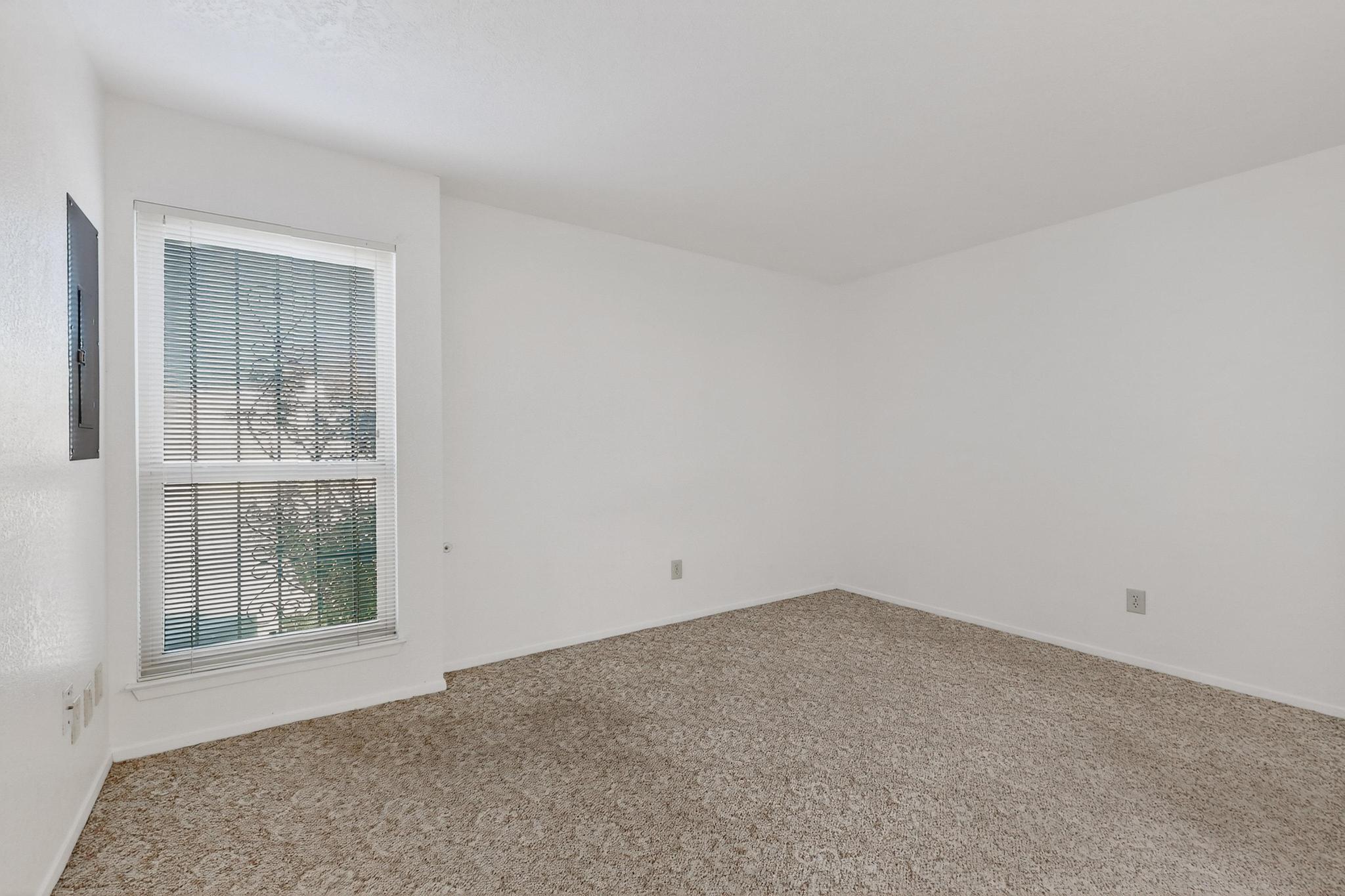 8320 Parrot Run Road NE