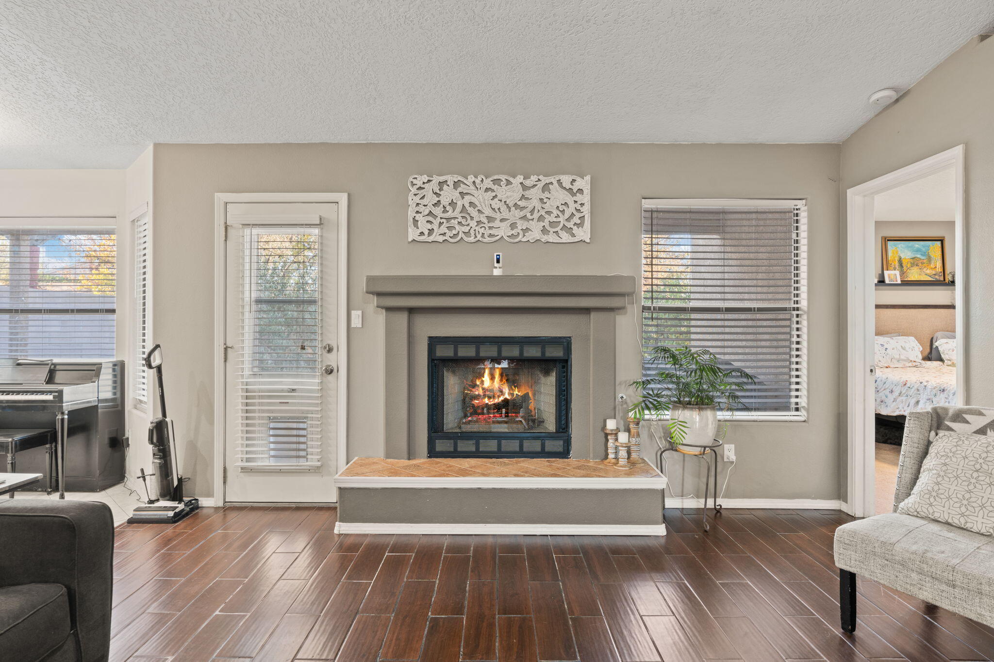 7409 Cerros Place NW