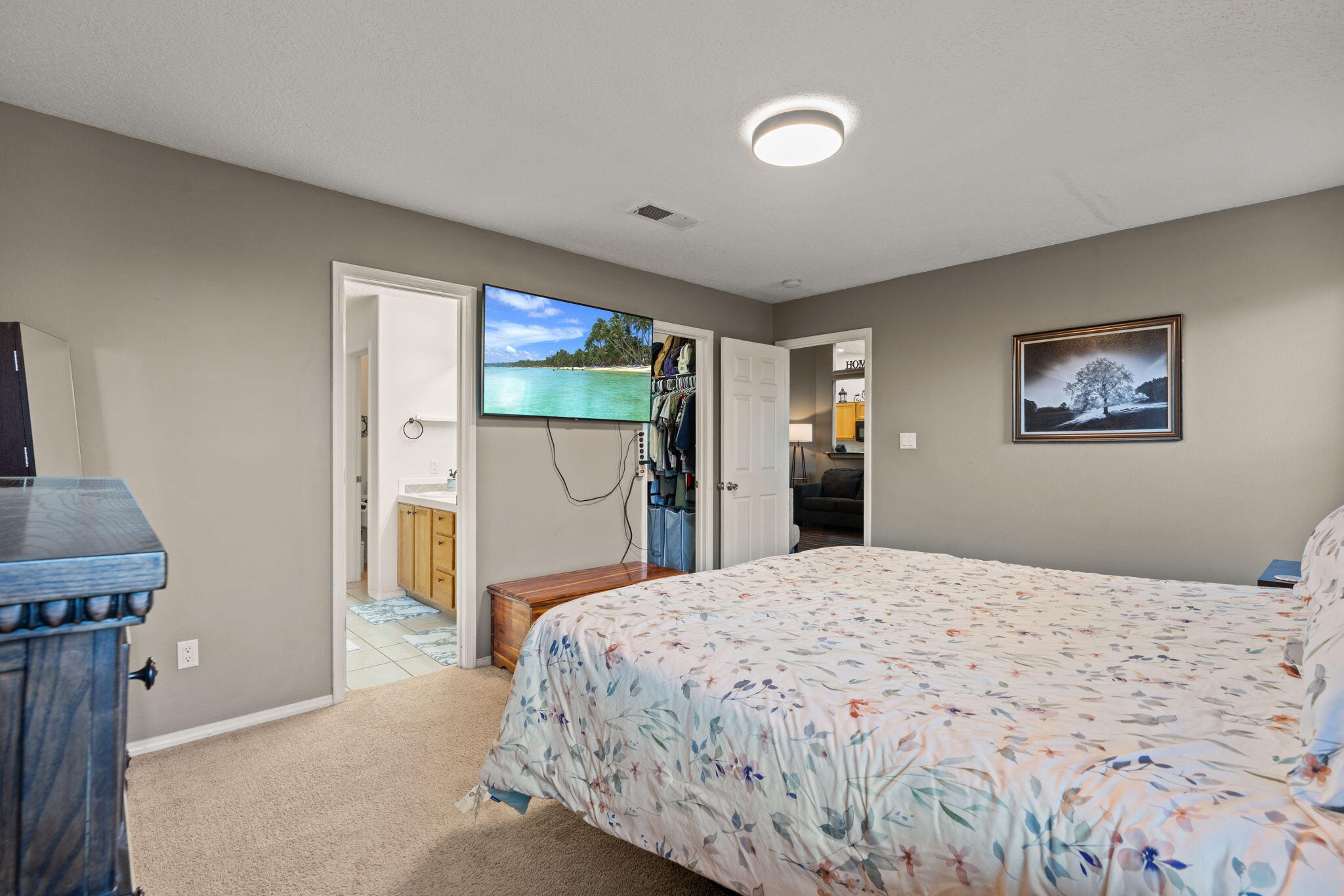 7409 Cerros Place NW