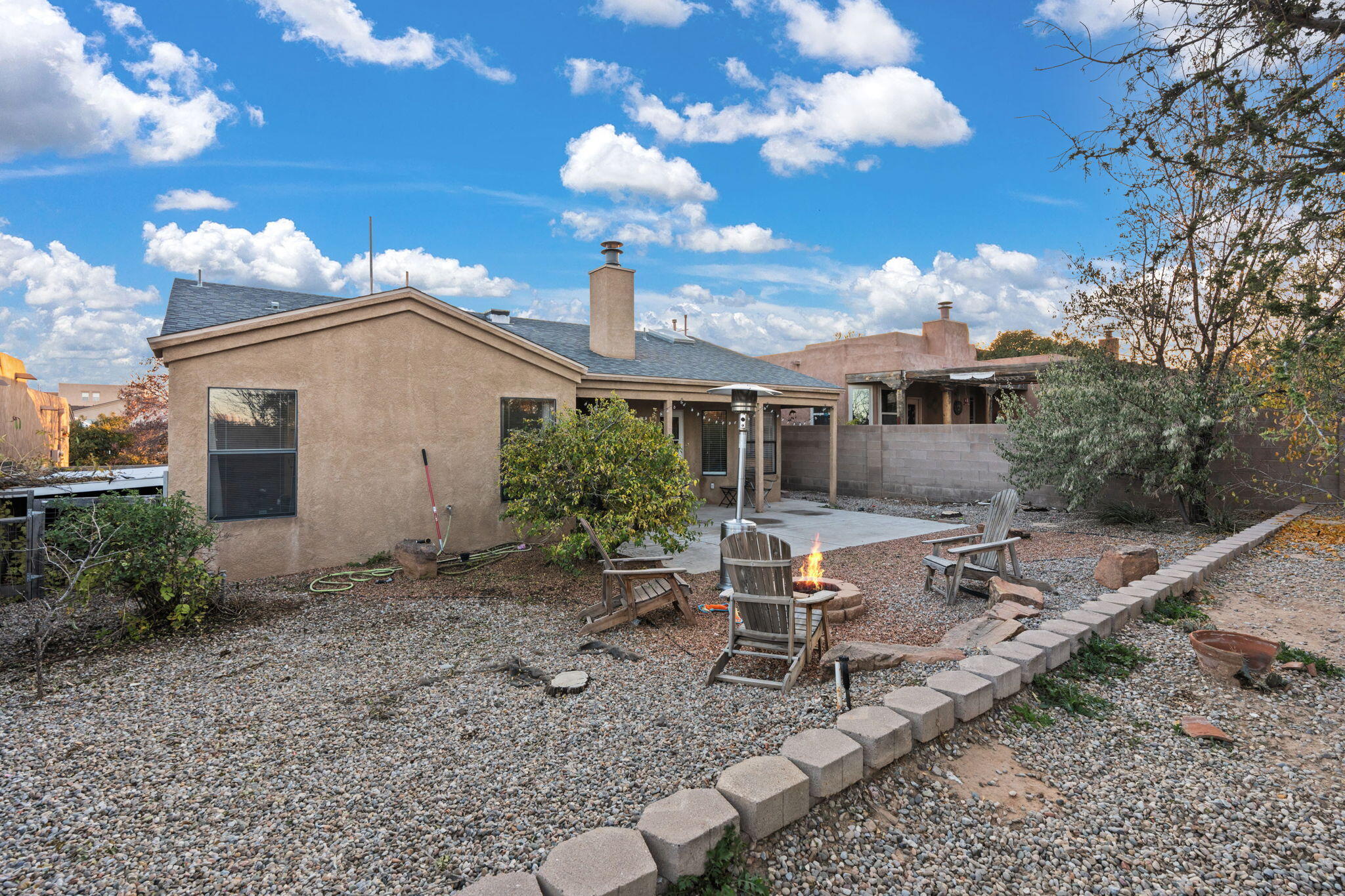 7409 Cerros Place NW