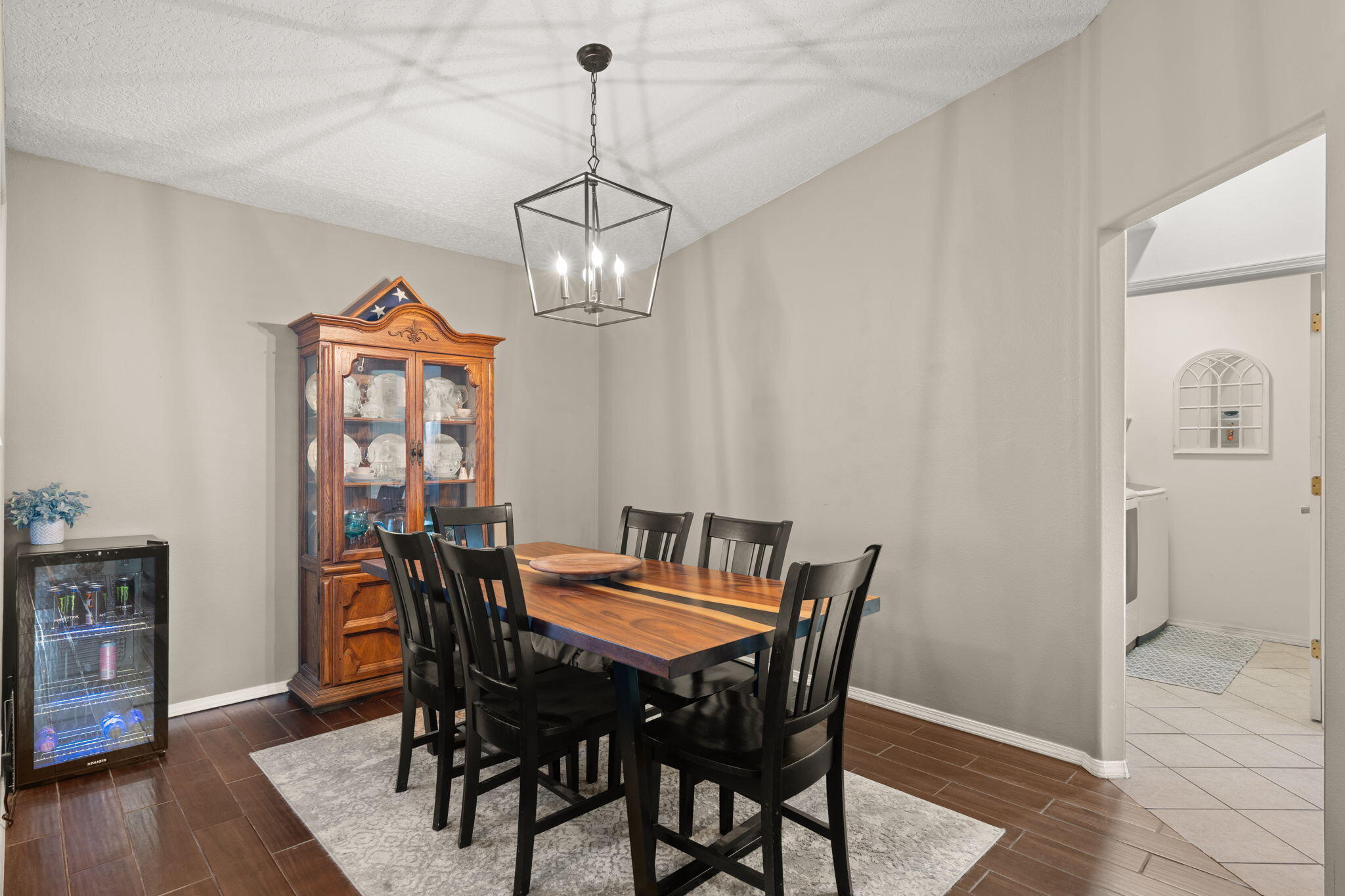 7409 Cerros Place NW