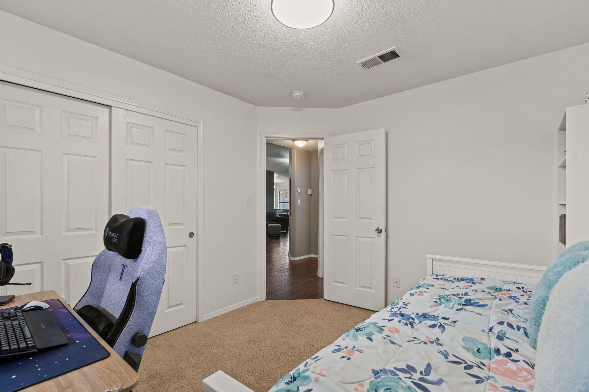 7409 Cerros Place NW