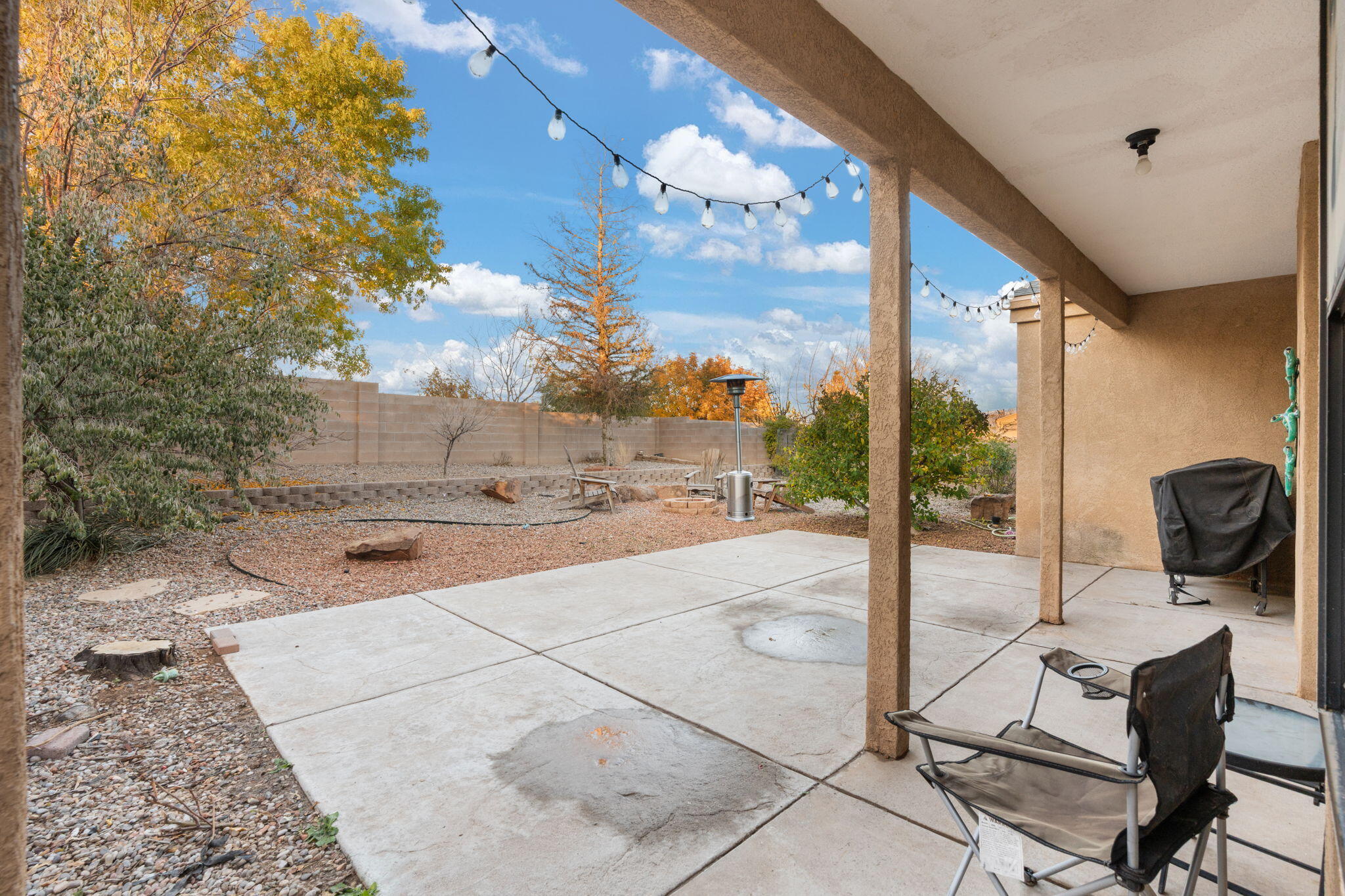 7409 Cerros Place NW