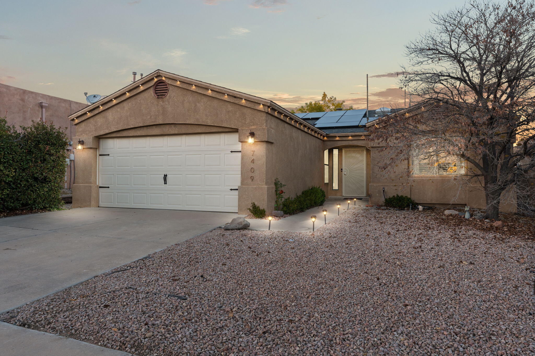 7409 Cerros Place NW