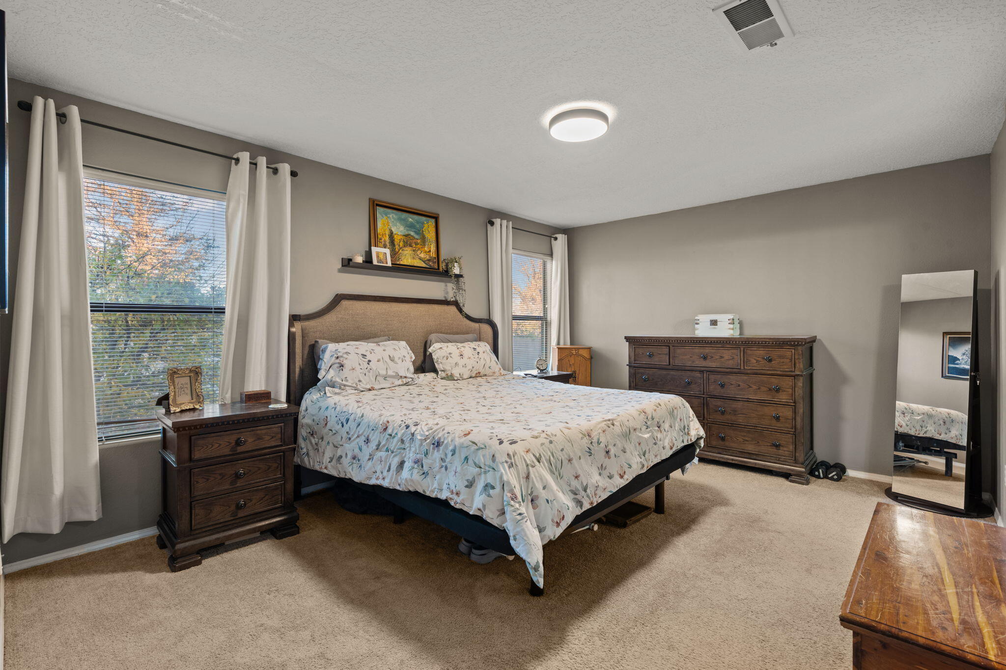 7409 Cerros Place NW