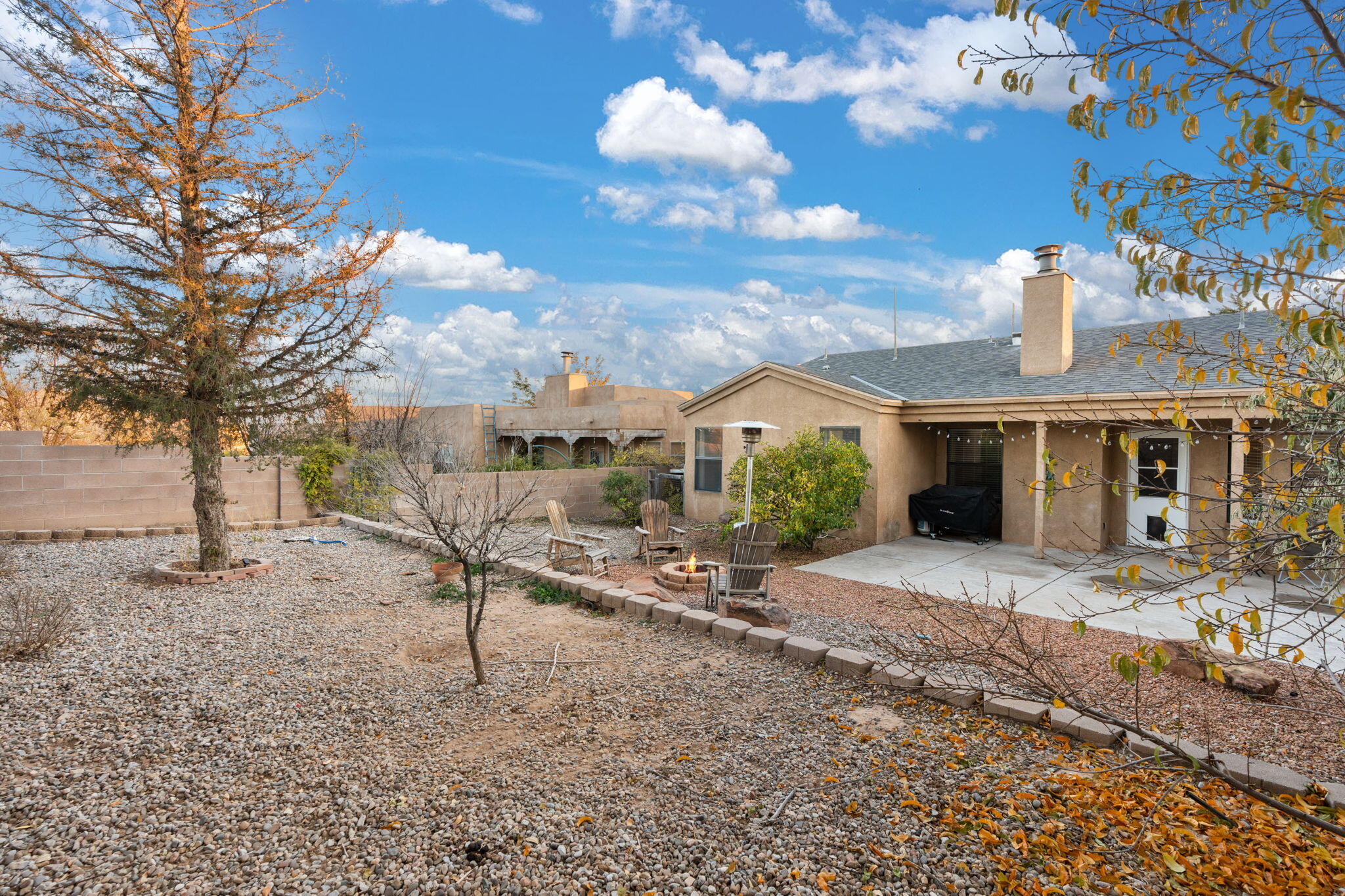 7409 Cerros Place NW