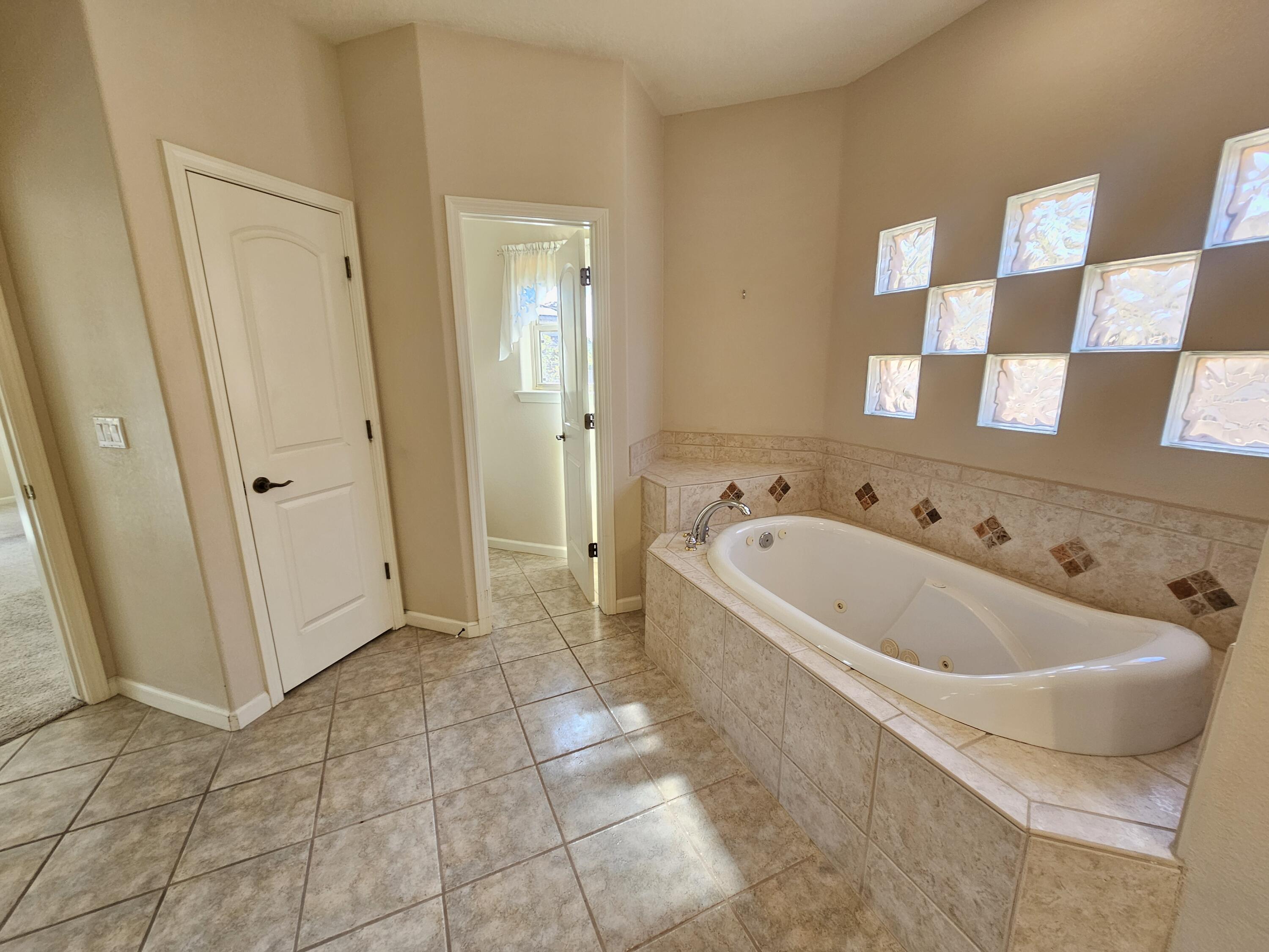 12076 Crimson Glory Road NE