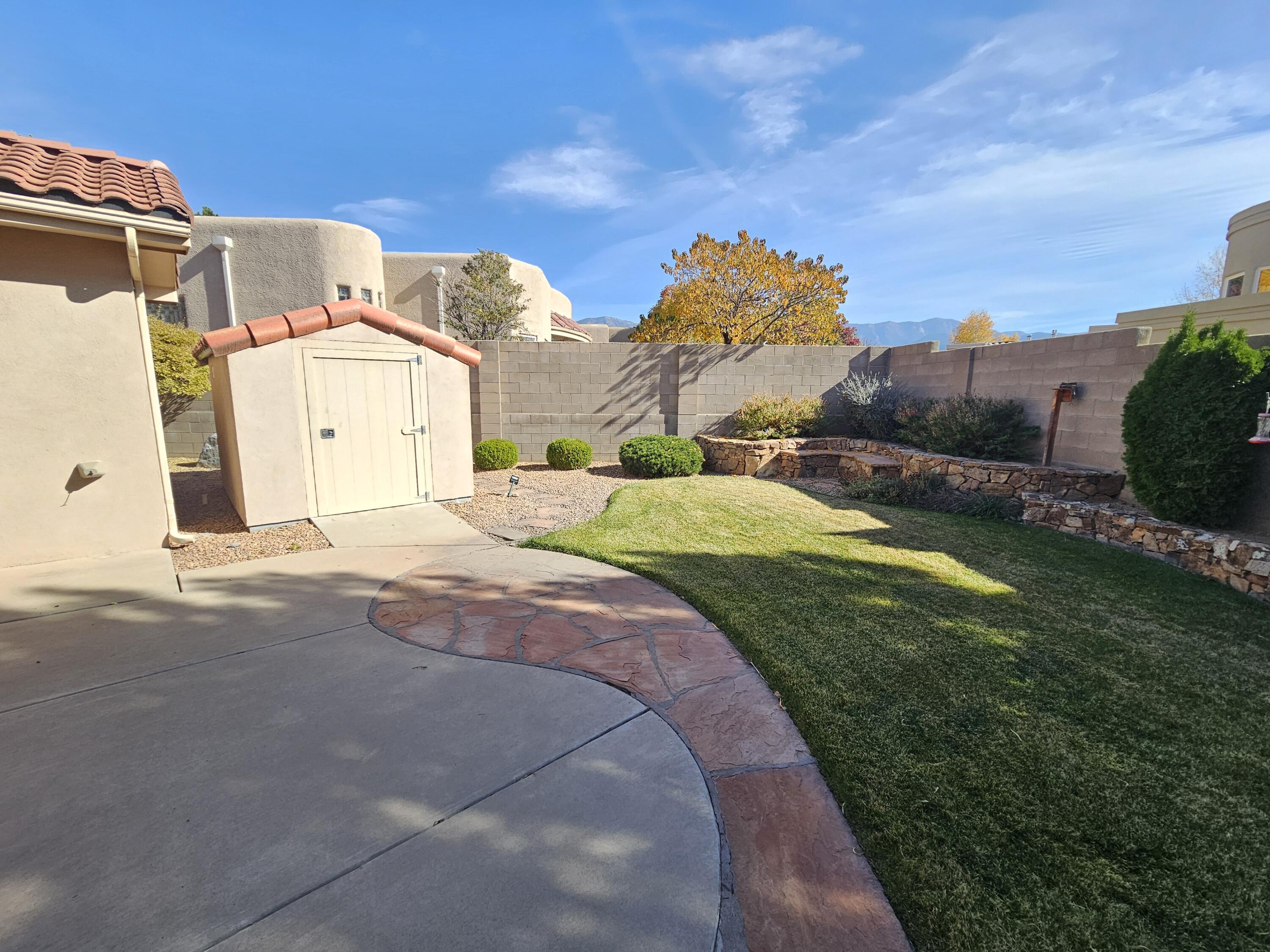 12076 Crimson Glory Road NE