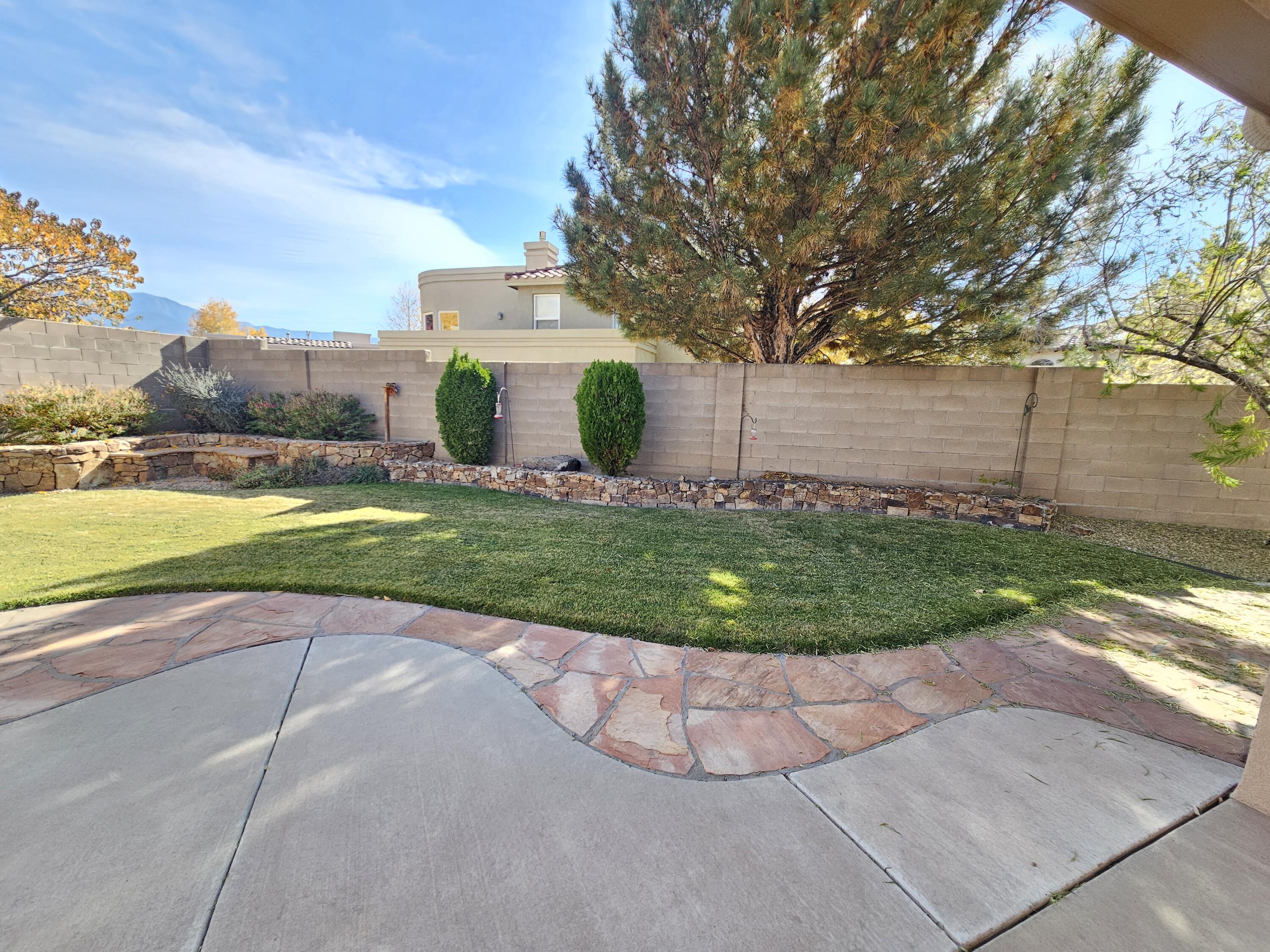 12076 Crimson Glory Road NE