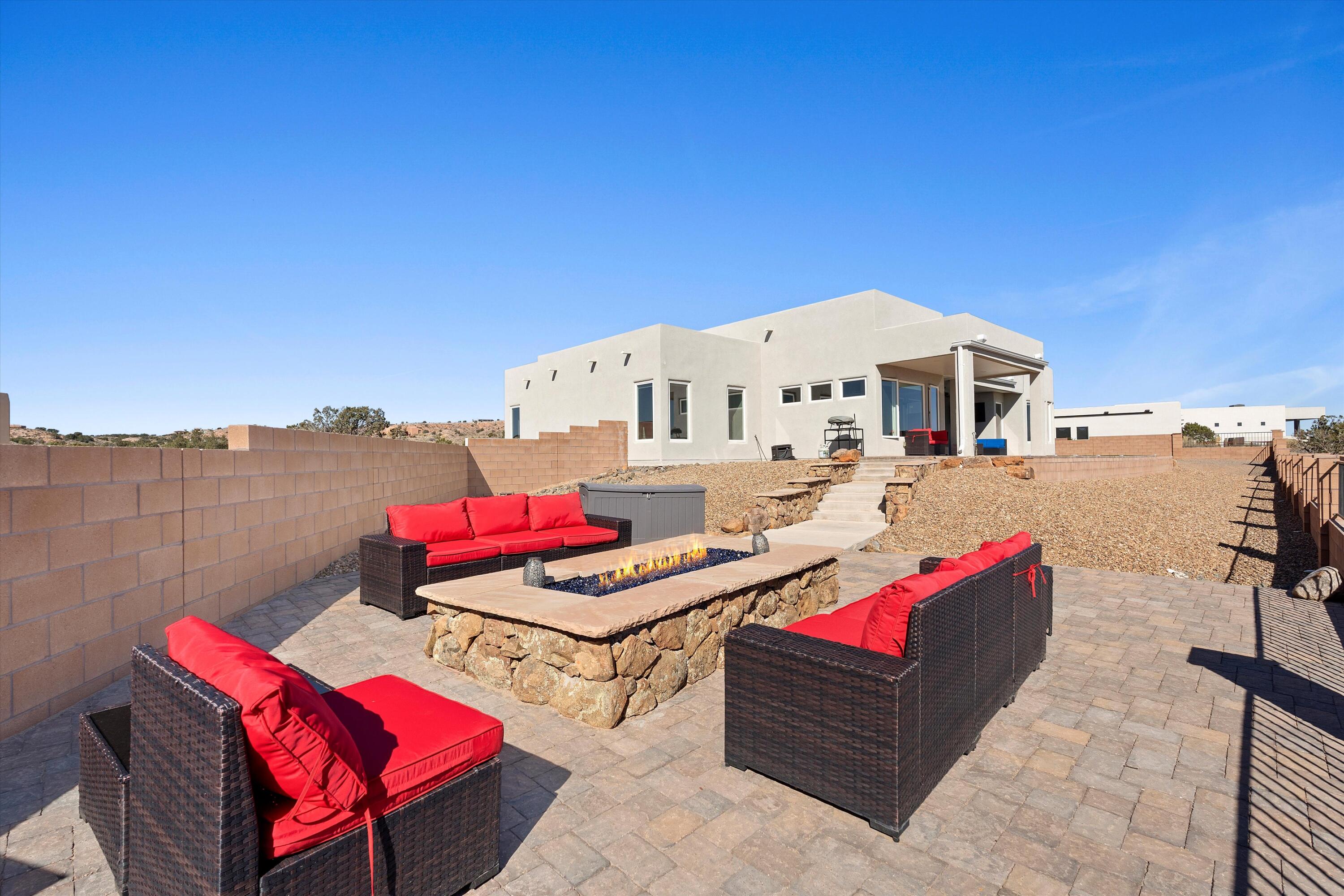 2324 Venada Road NE