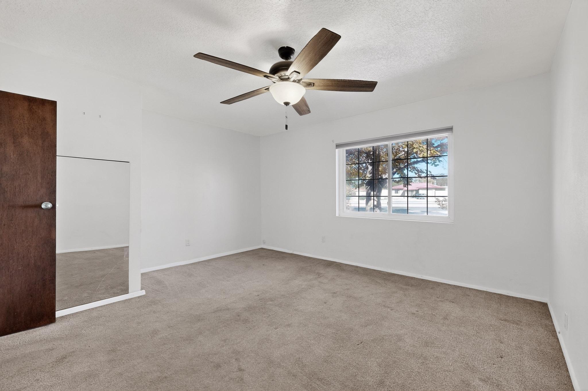 8802 Candelaria Road NE