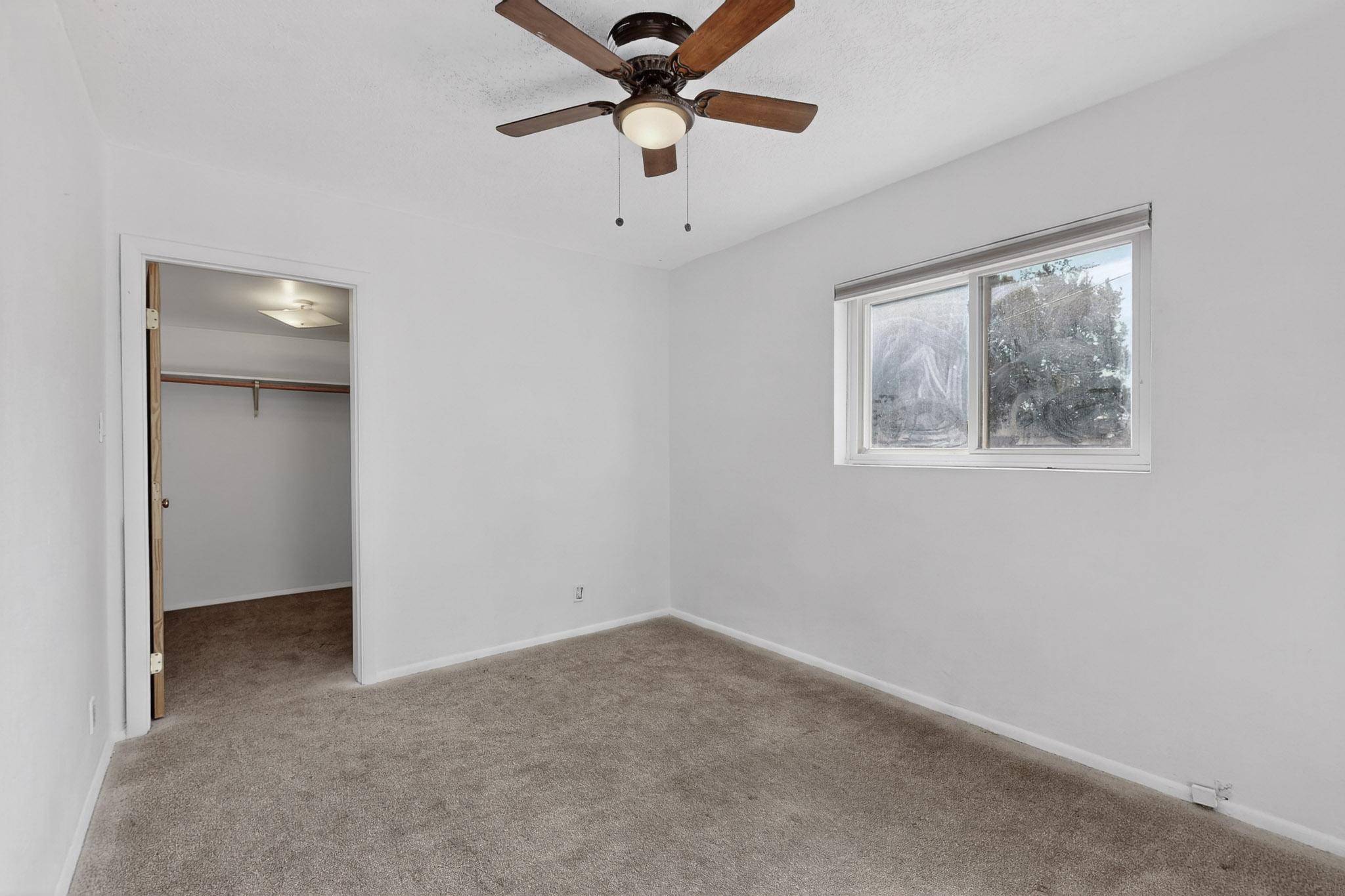 8802 Candelaria Road NE