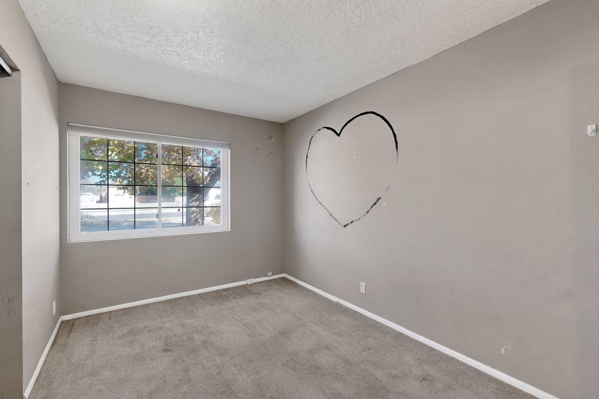 8802 Candelaria Road NE