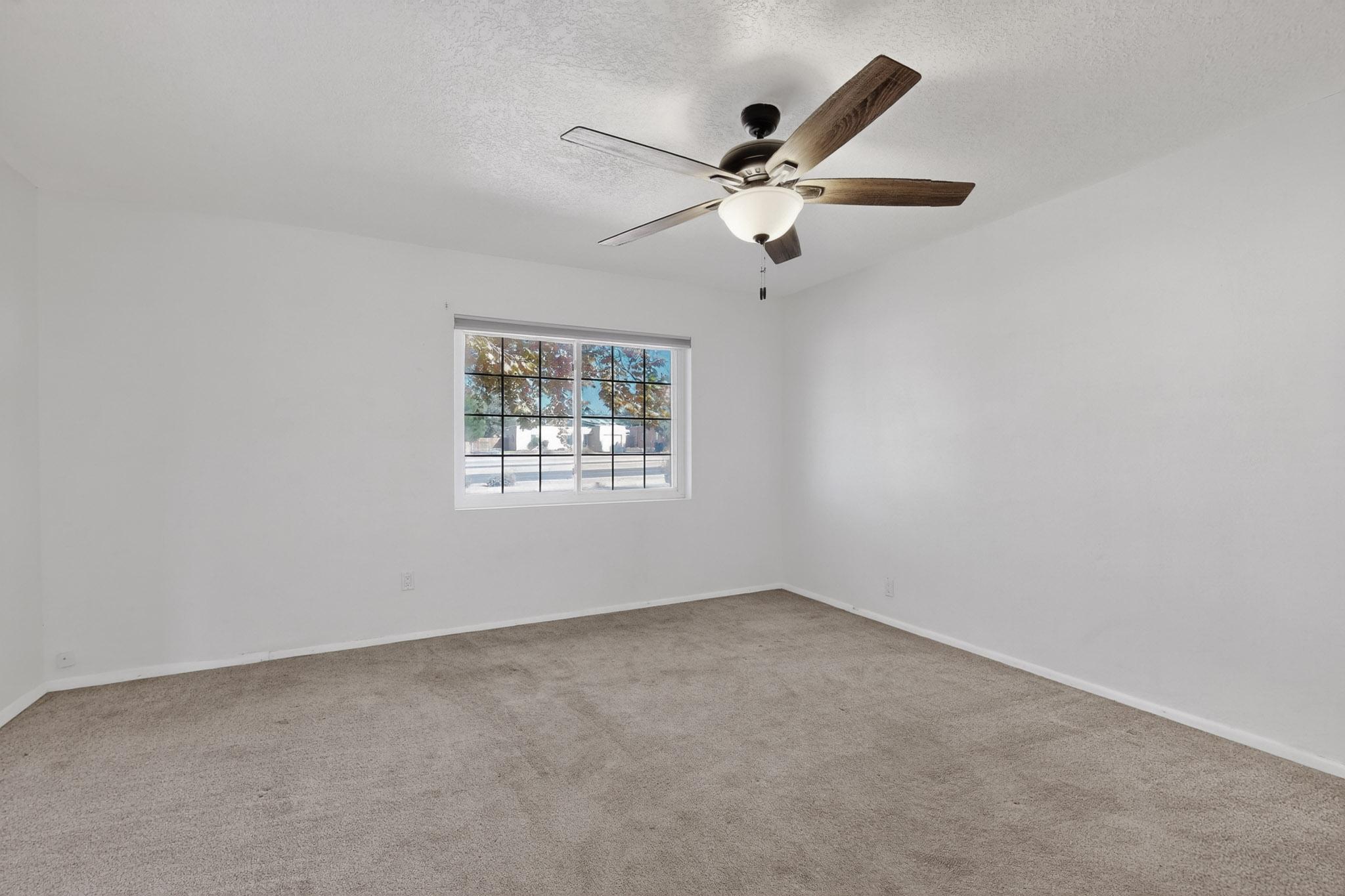 8802 Candelaria Road NE