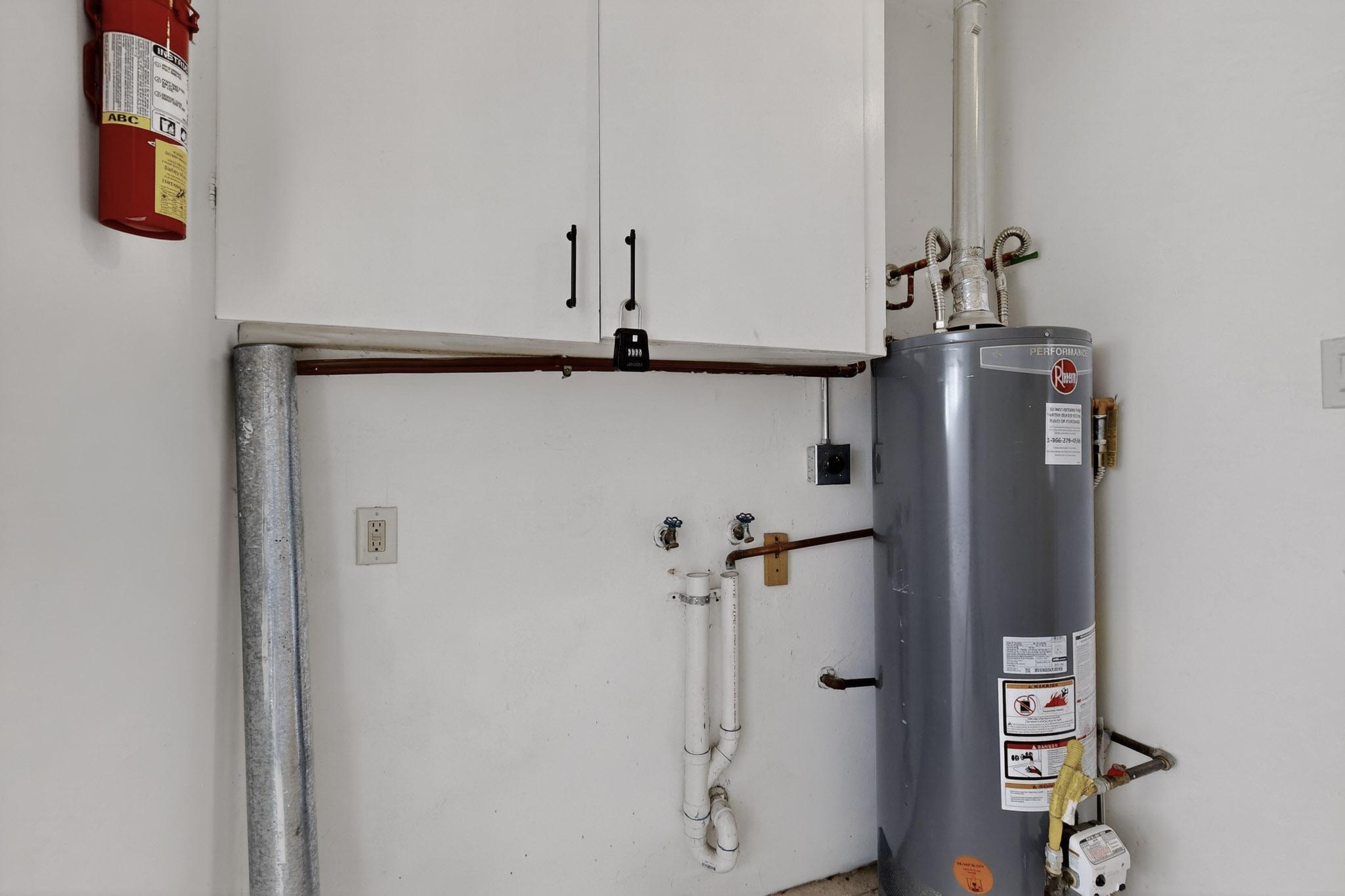 8802 Candelaria Road NE