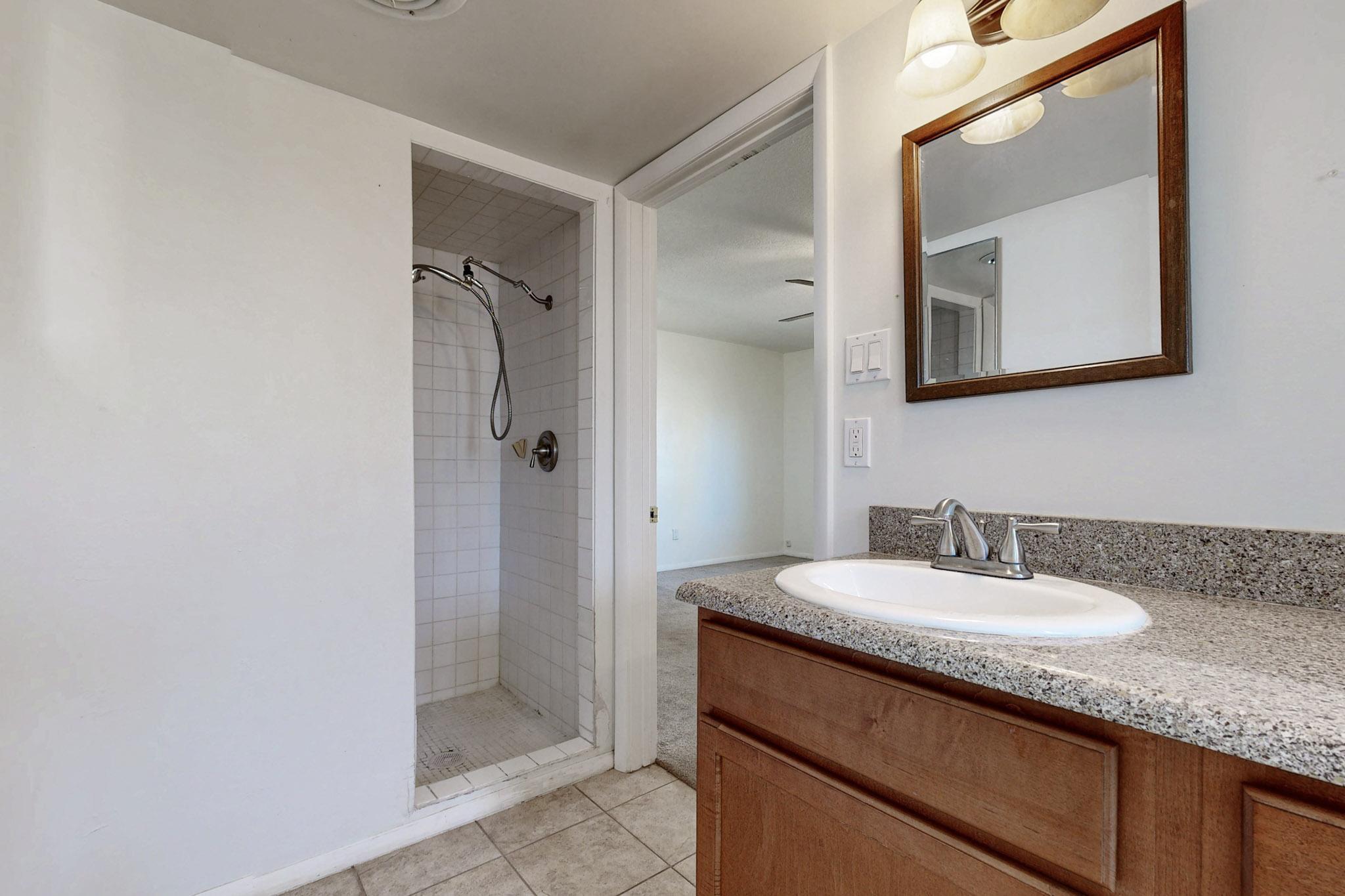 8802 Candelaria Road NE