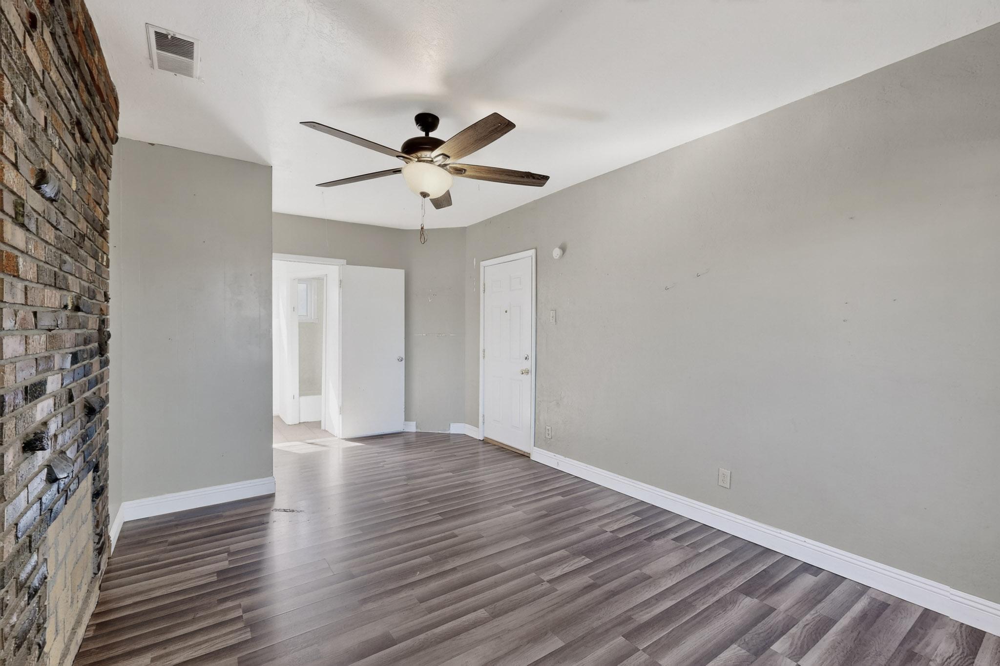 8802 Candelaria Road NE