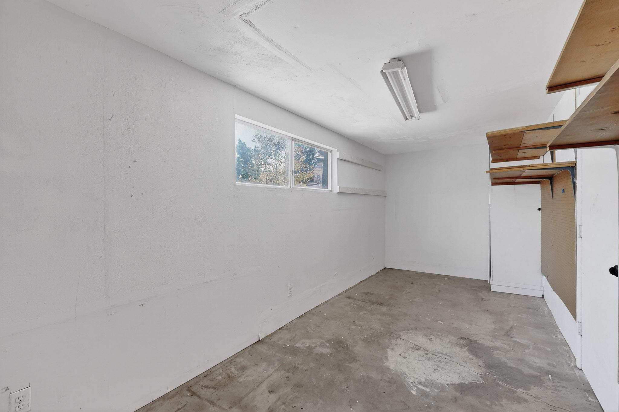 8802 Candelaria Road NE