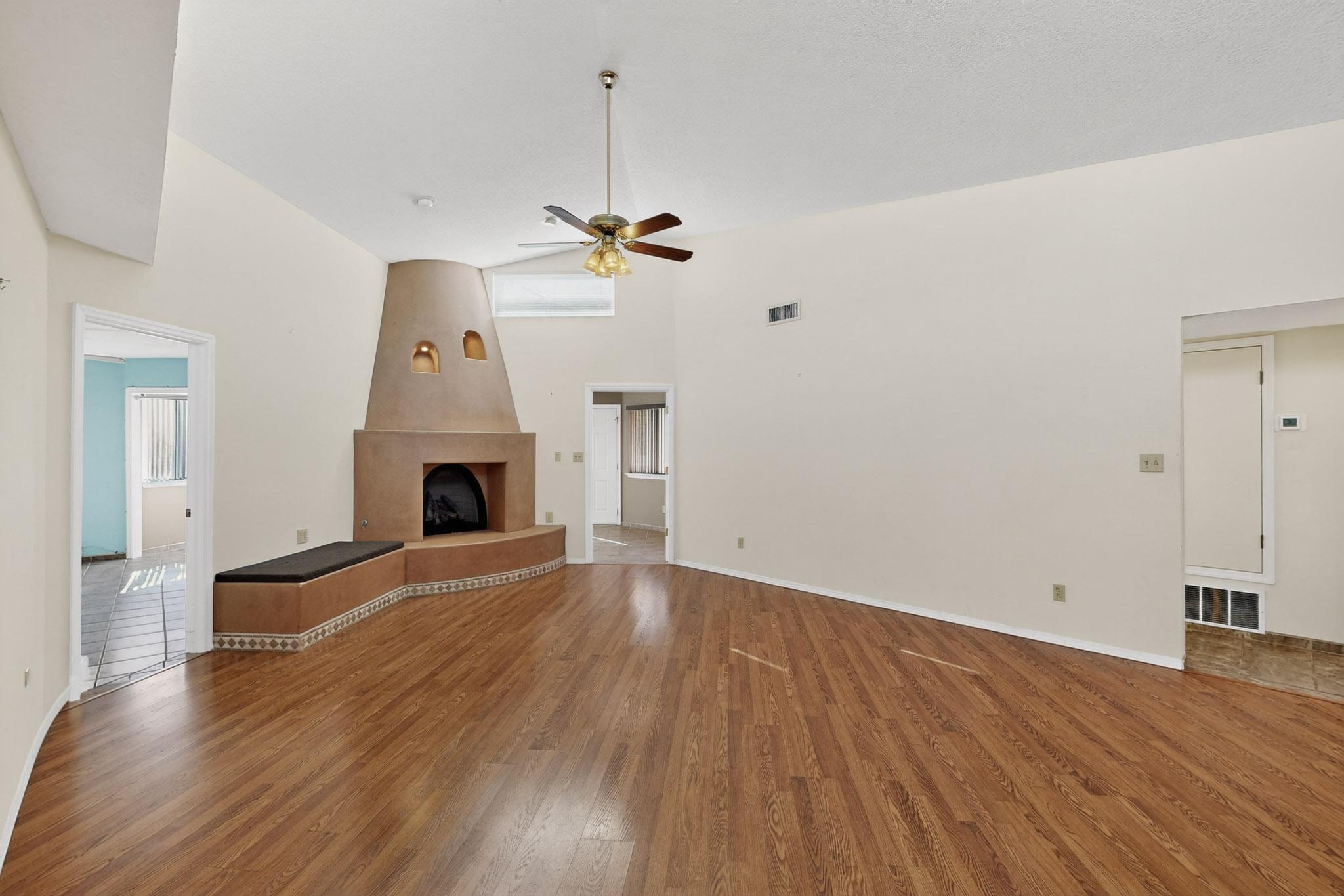 1101 Calle Del Valle