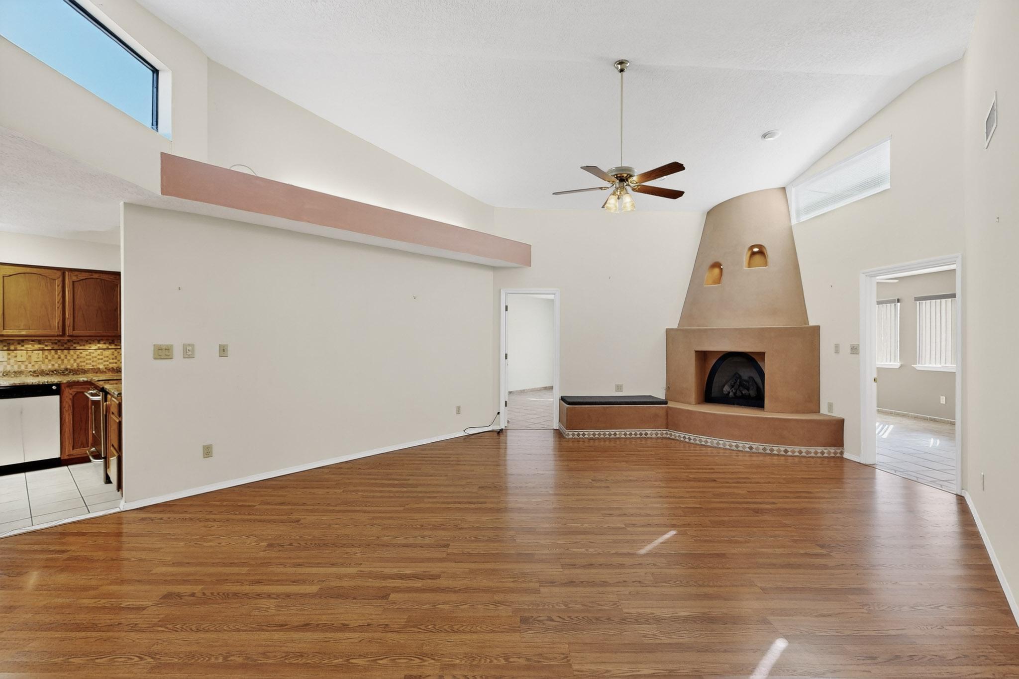 1101 Calle Del Valle