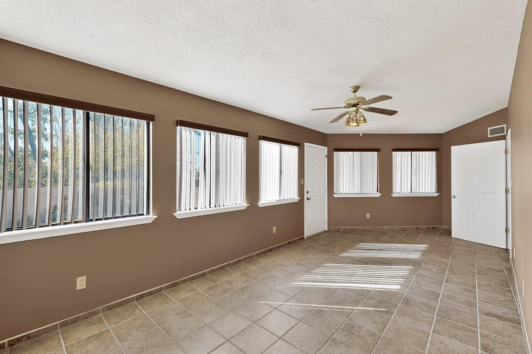 1101 Calle Del Valle