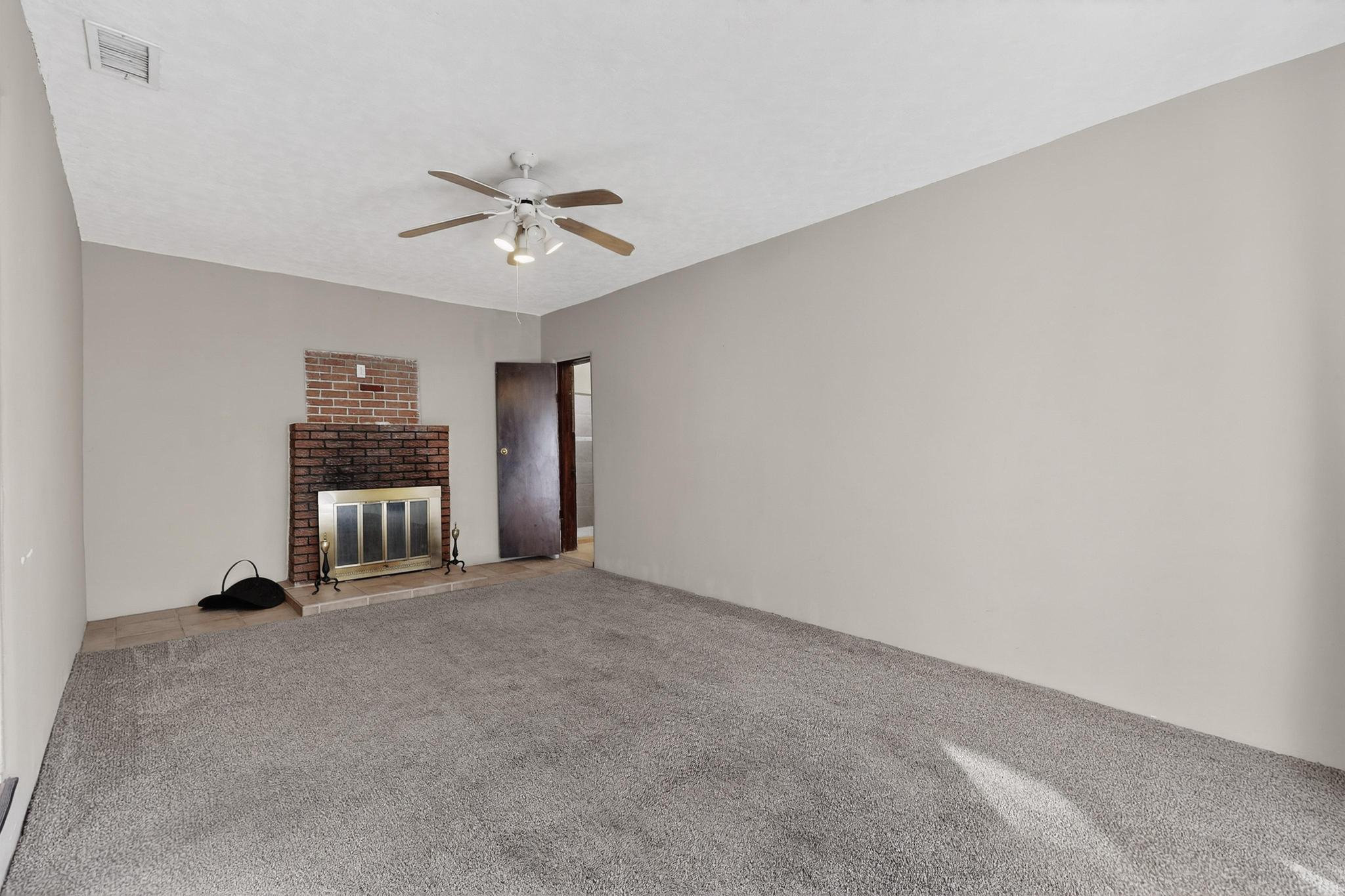 2715 Floral Road NW