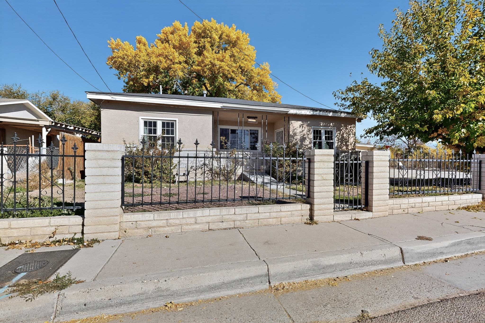 2715 Floral Road NW