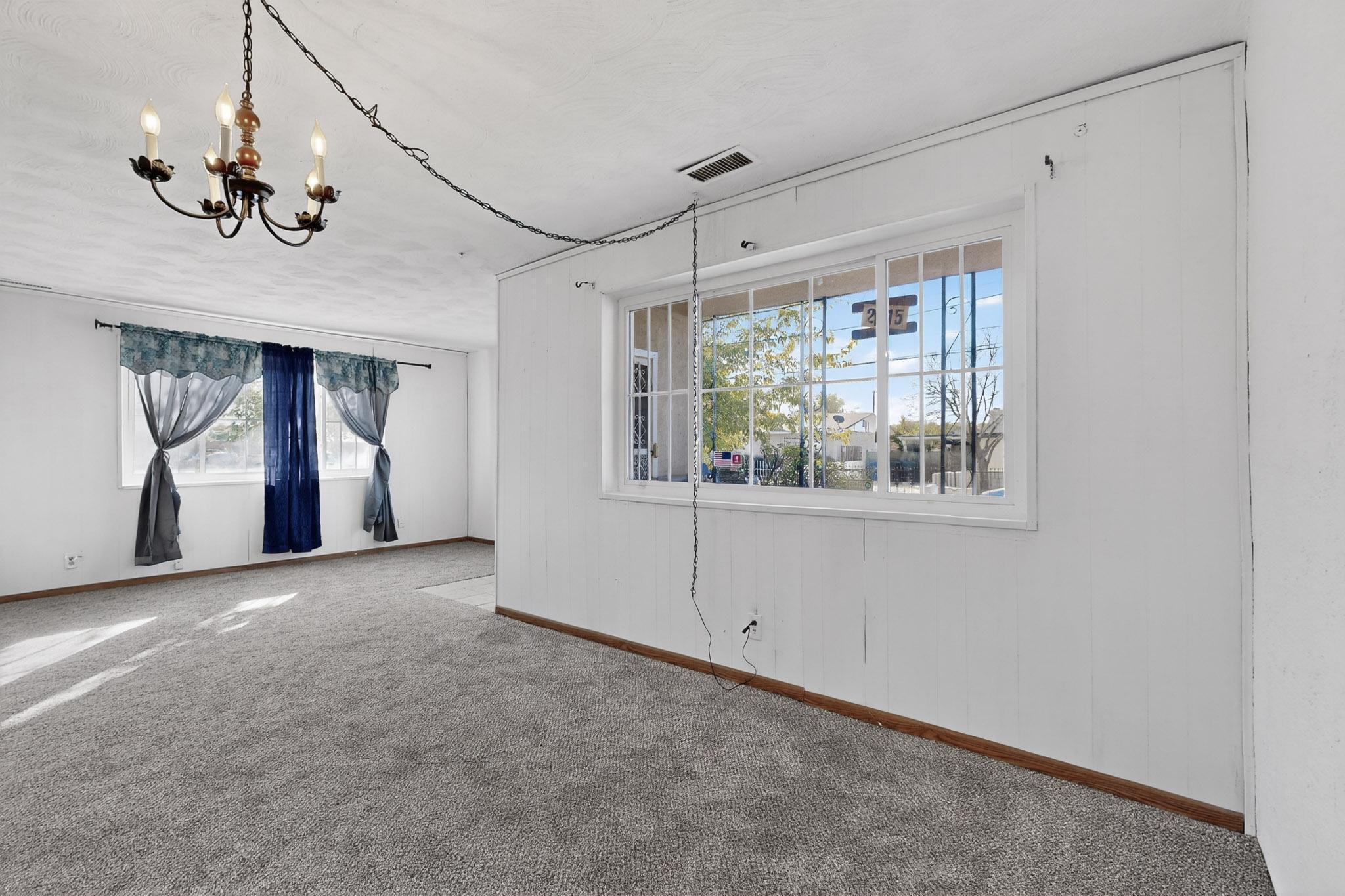 2715 Floral Road NW