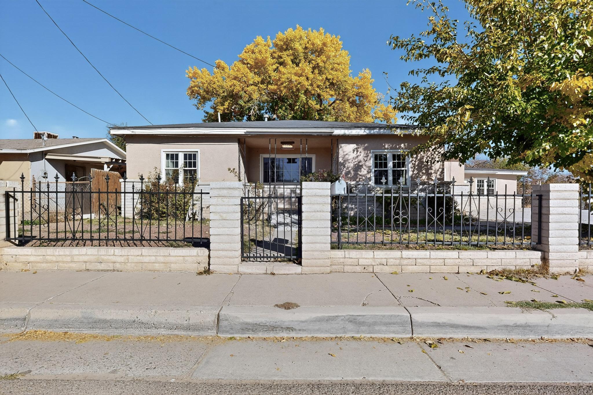 2715 Floral Road NW