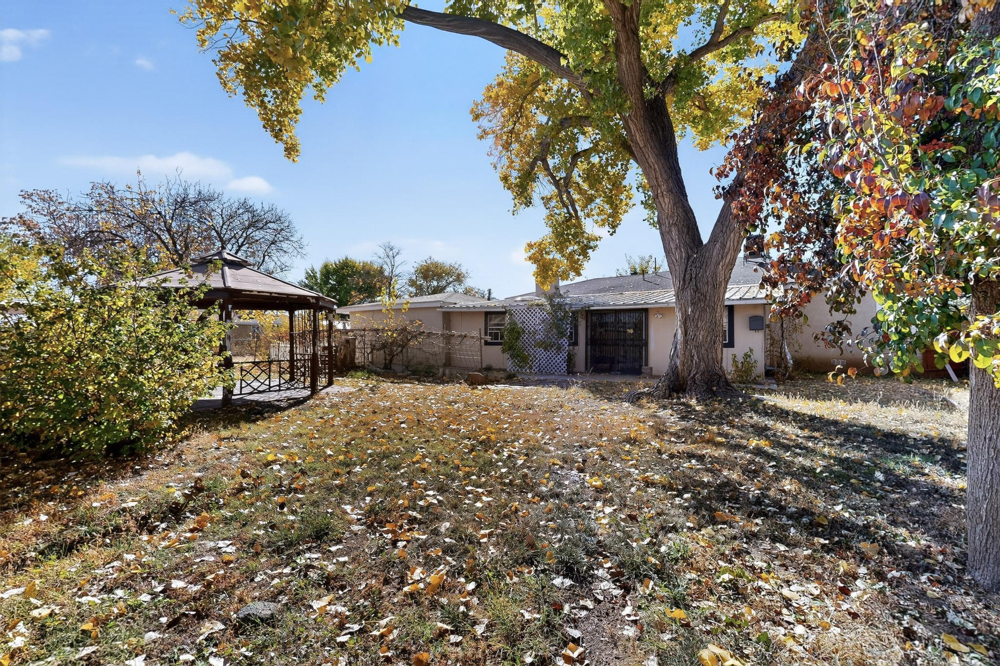 2715 Floral Road NW