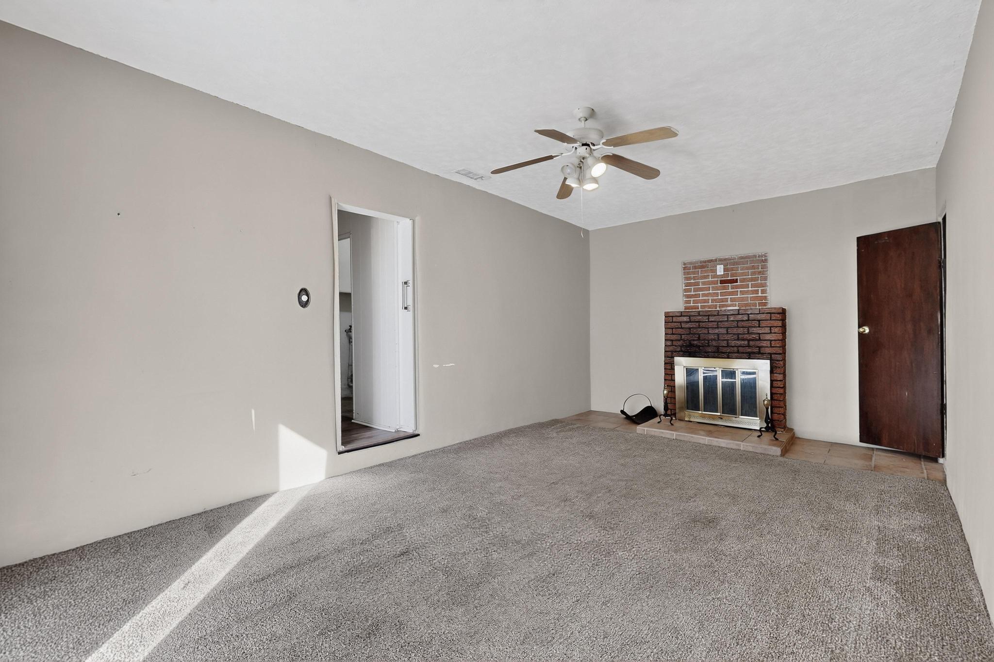 2715 Floral Road NW