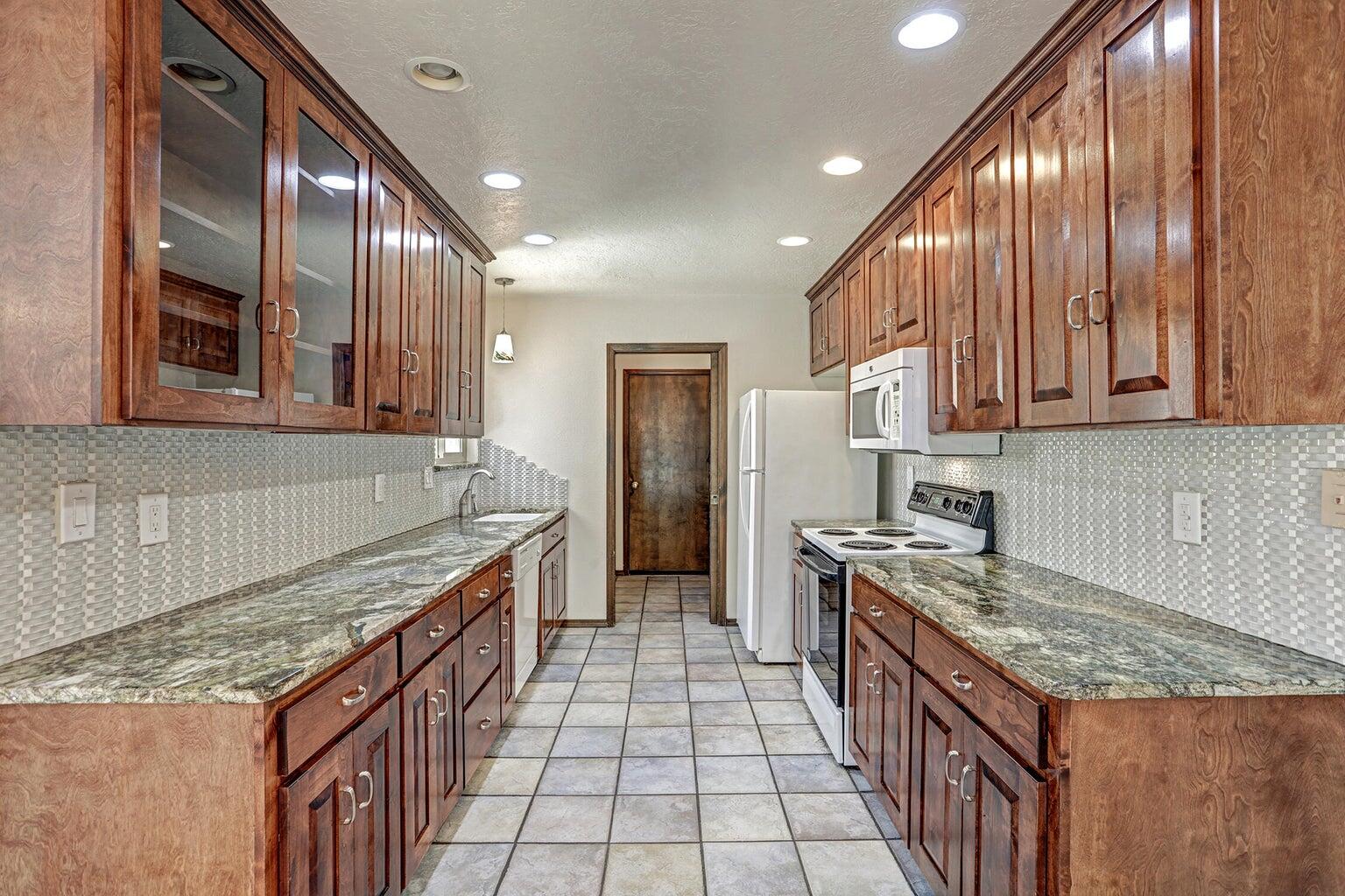 6104 Osuna Road NE