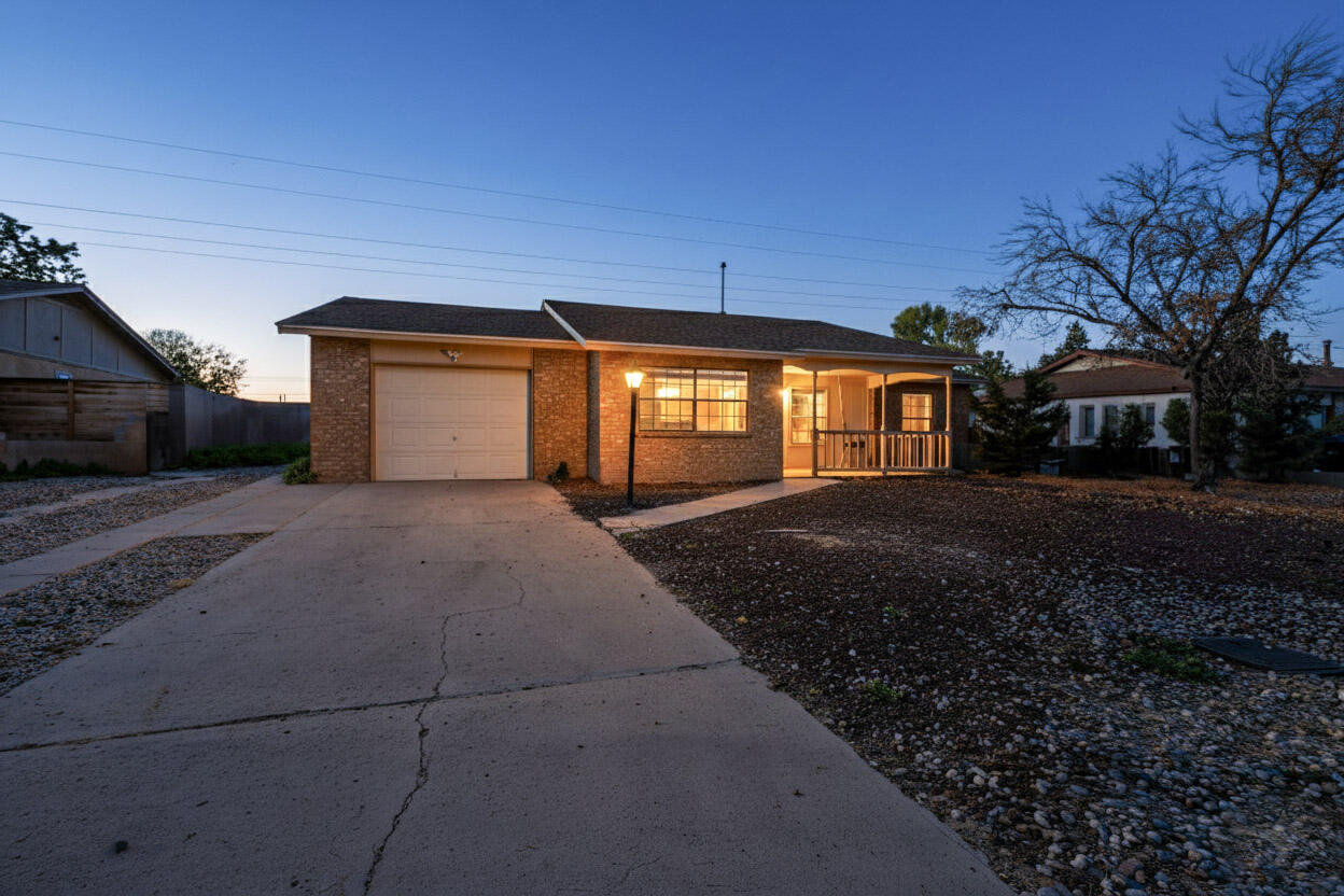 469 Wagon Train Drive SE