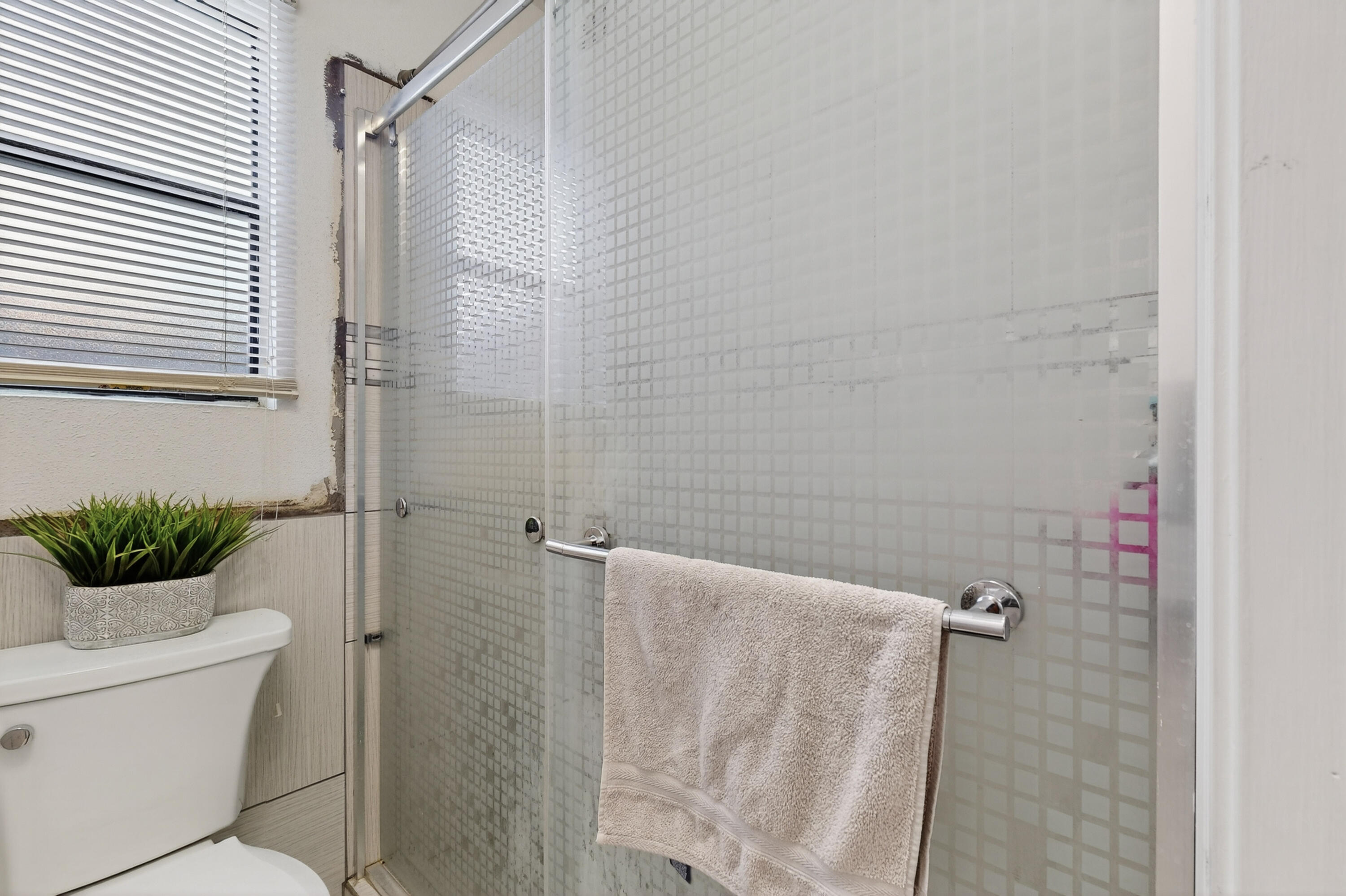 469 Wagon Train Drive SE