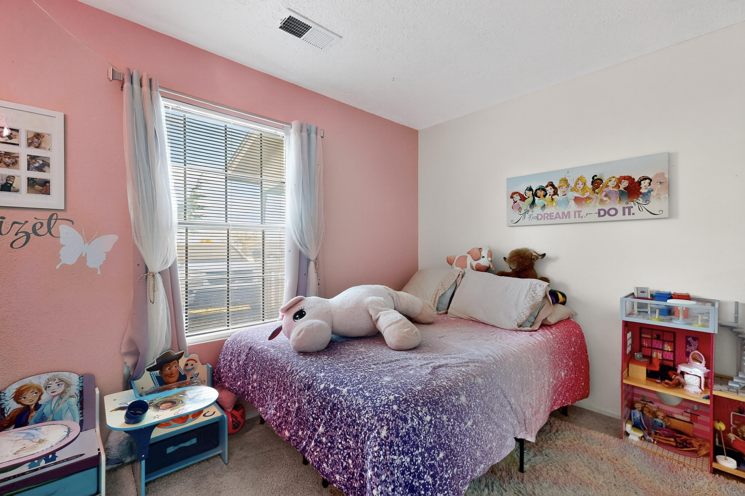 469 Wagon Train Drive SE