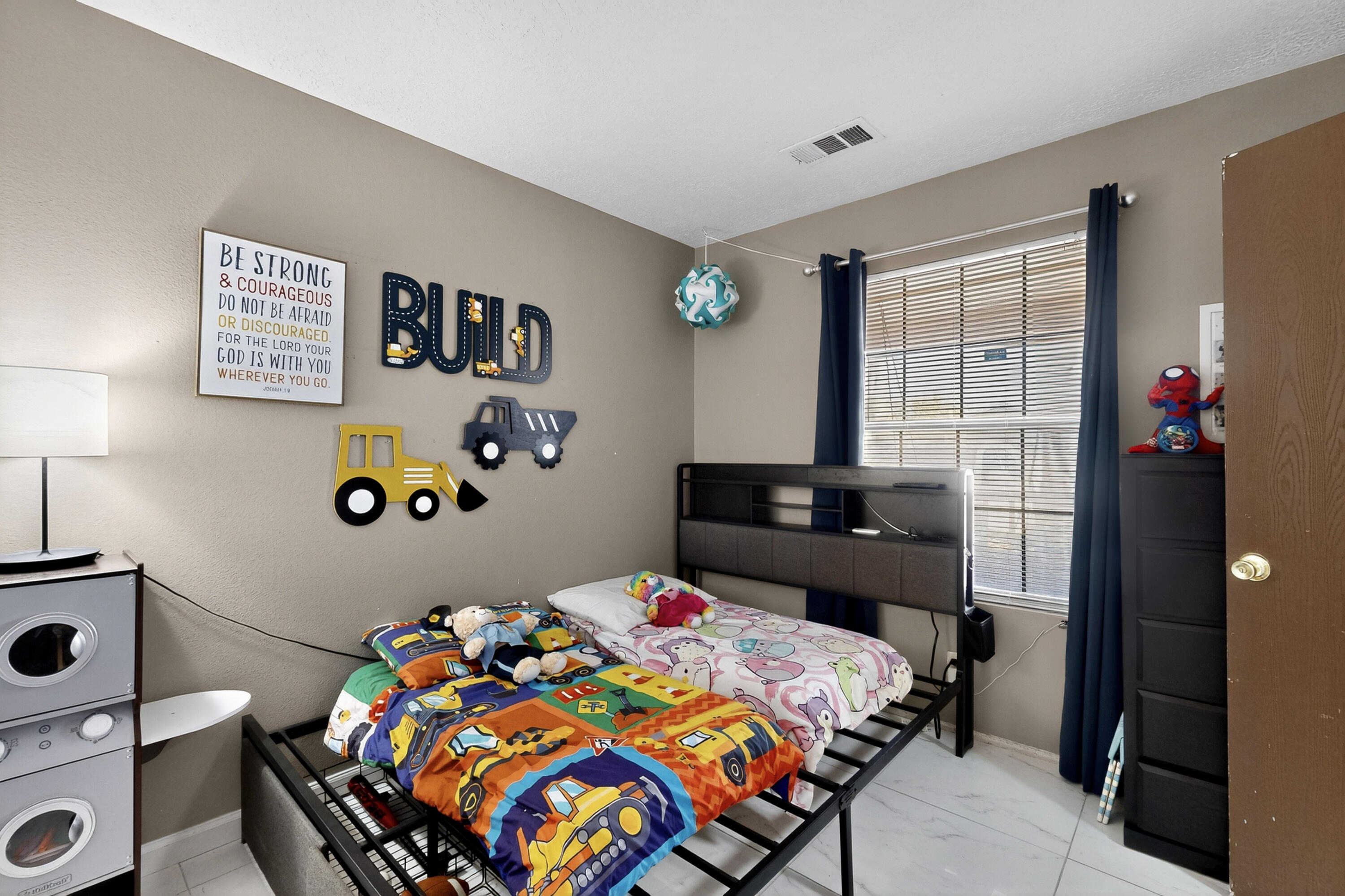 469 Wagon Train Drive SE