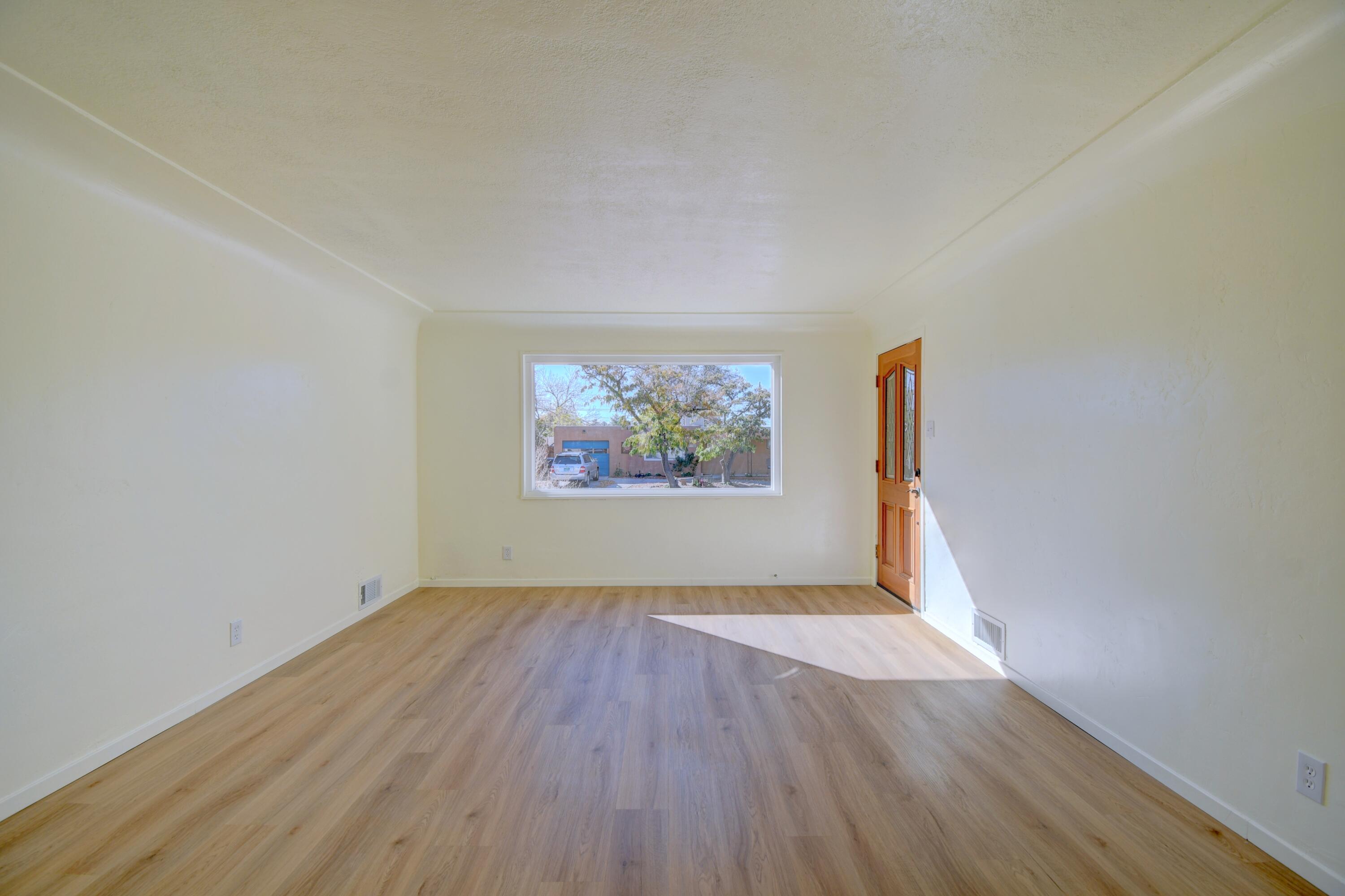 11417 Snowheights Boulevard NE