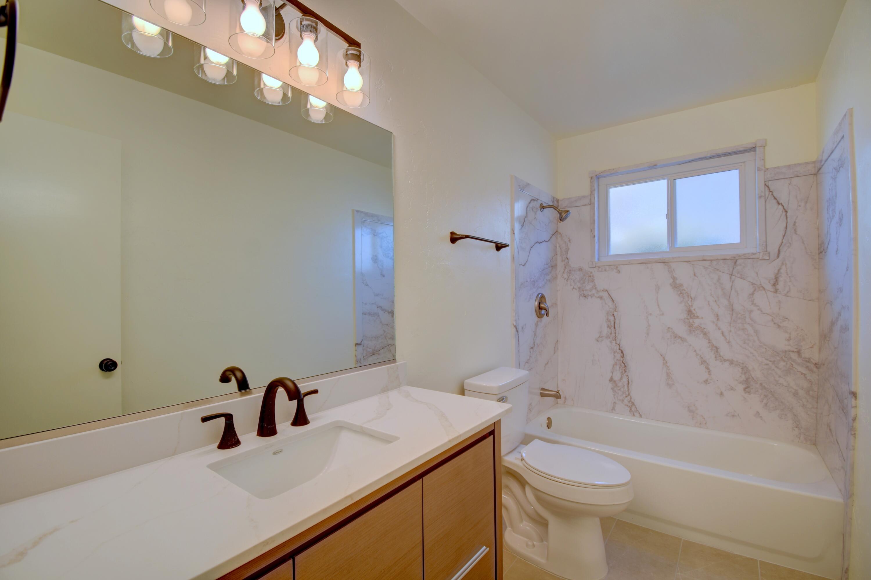 11417 Snowheights Boulevard NE